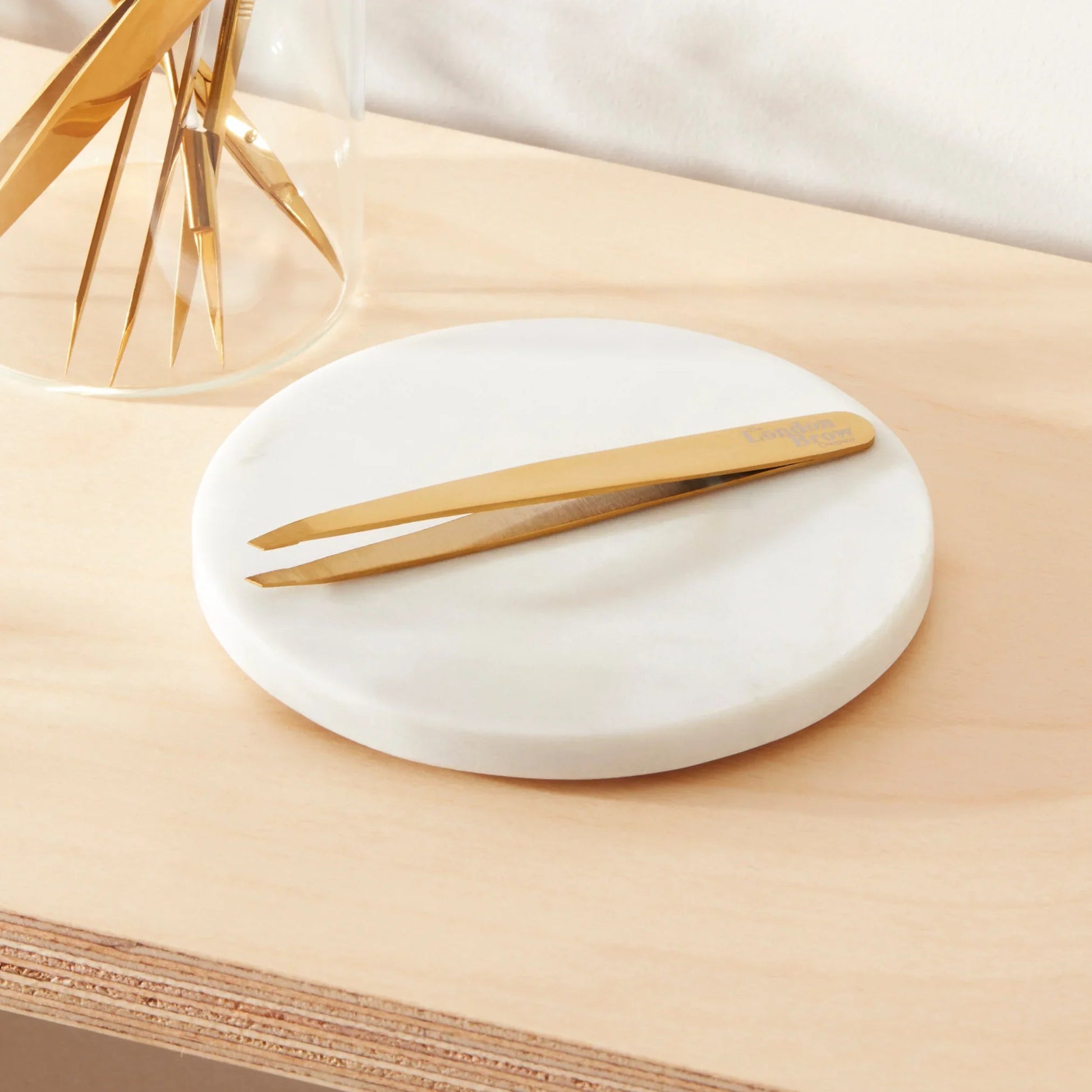 Gold Angled Brow Tweezers - REGN