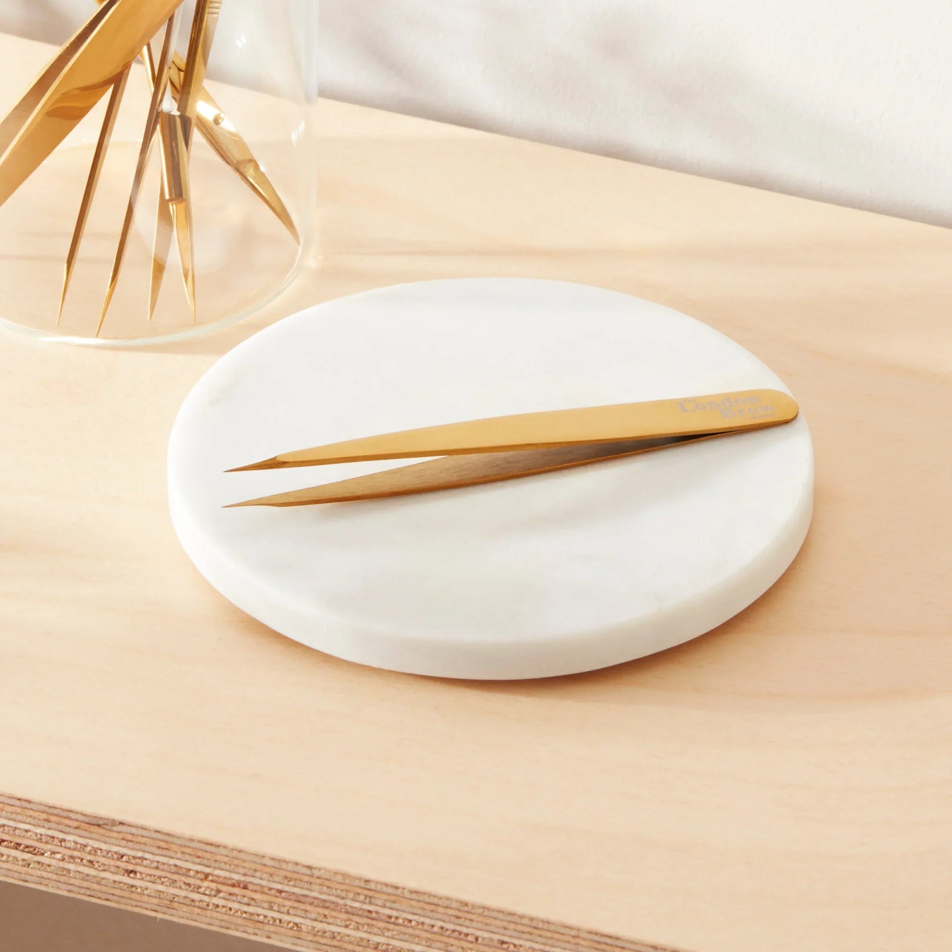 Gold Pointed Brow Tweezers - REGN