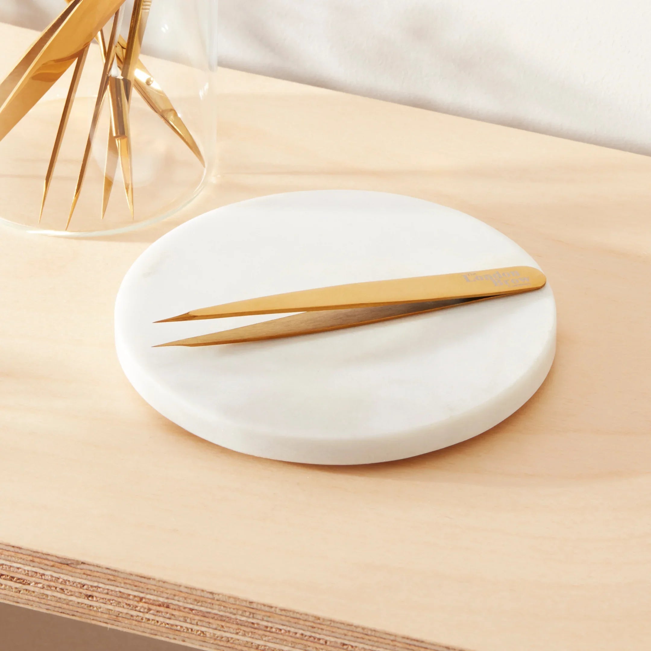 Gold Pointed Brow Tweezers - REGN