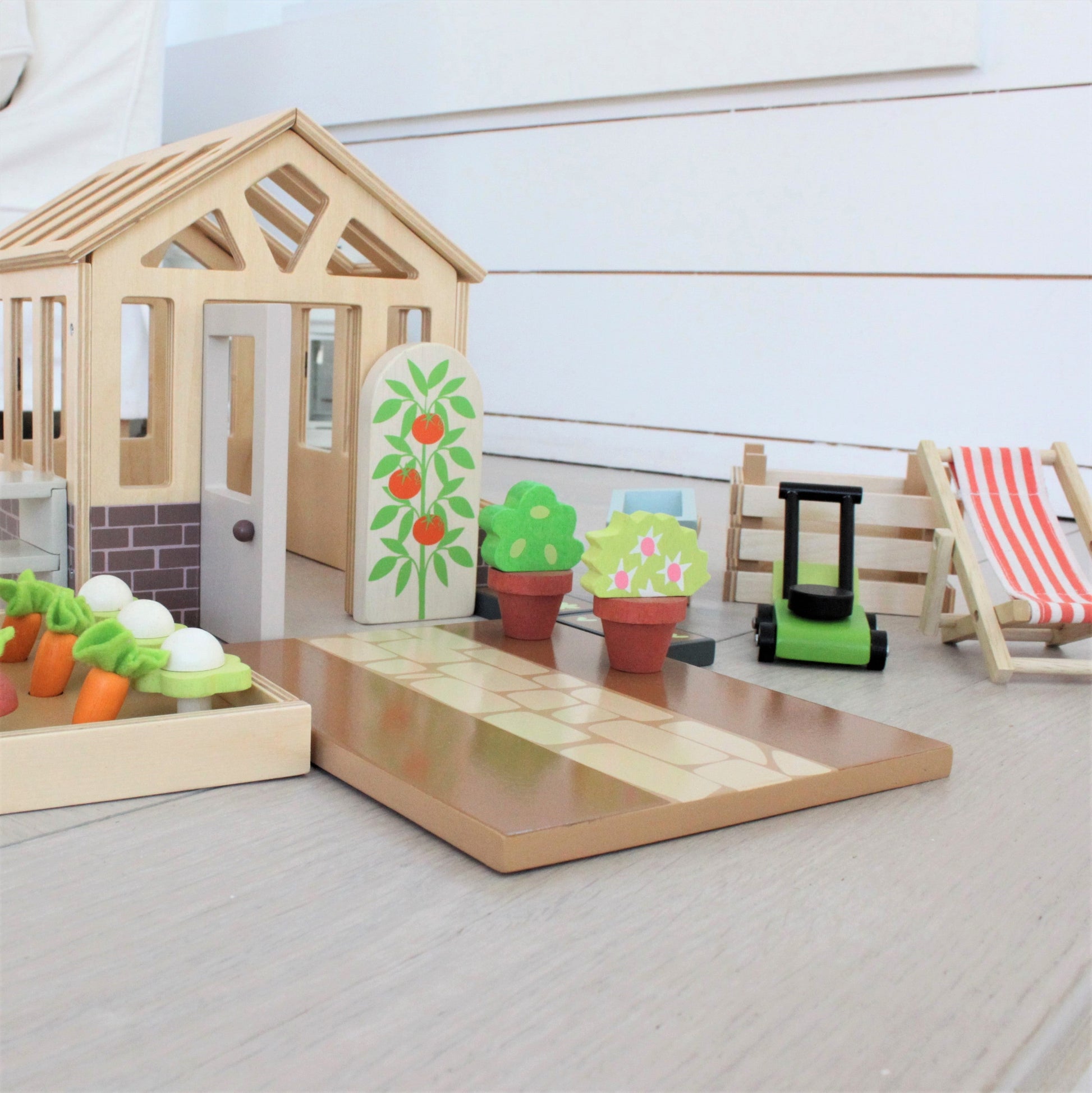 Greenhouse and Garden Set - REGN