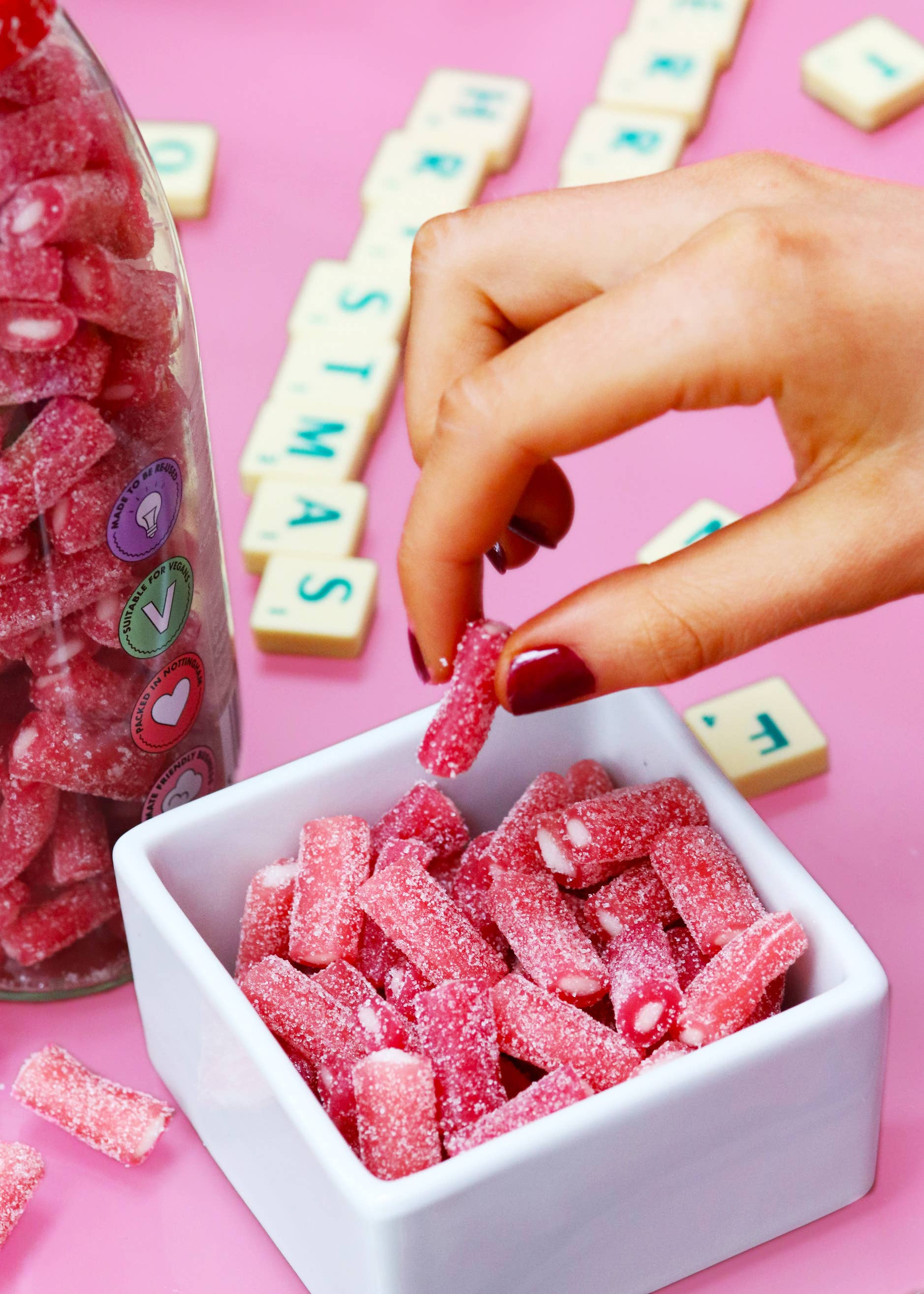 "Just For You" Vegan Strawberry Pencils – 350g - REGN