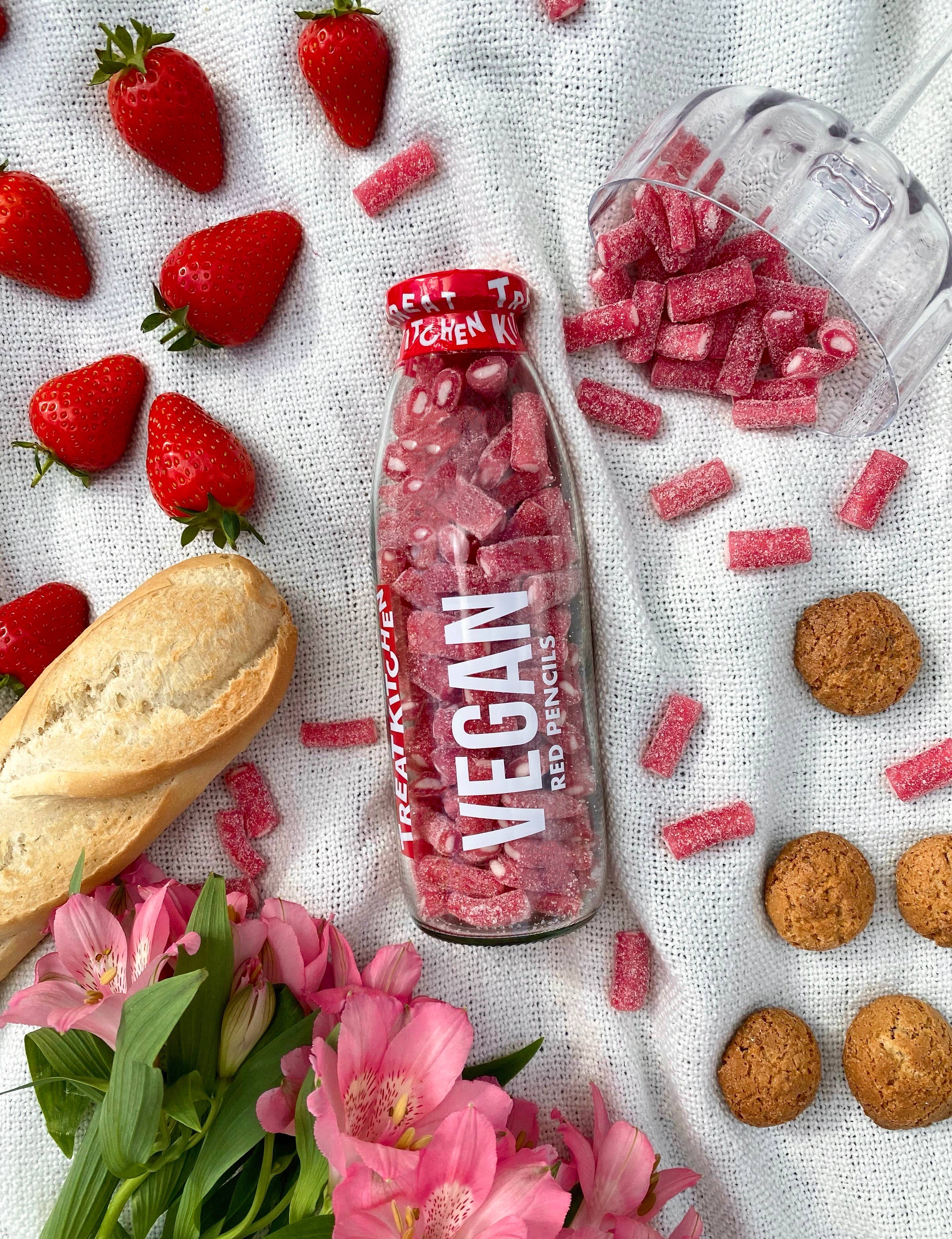 "Just For You" Vegan Strawberry Pencils – 350g - REGN