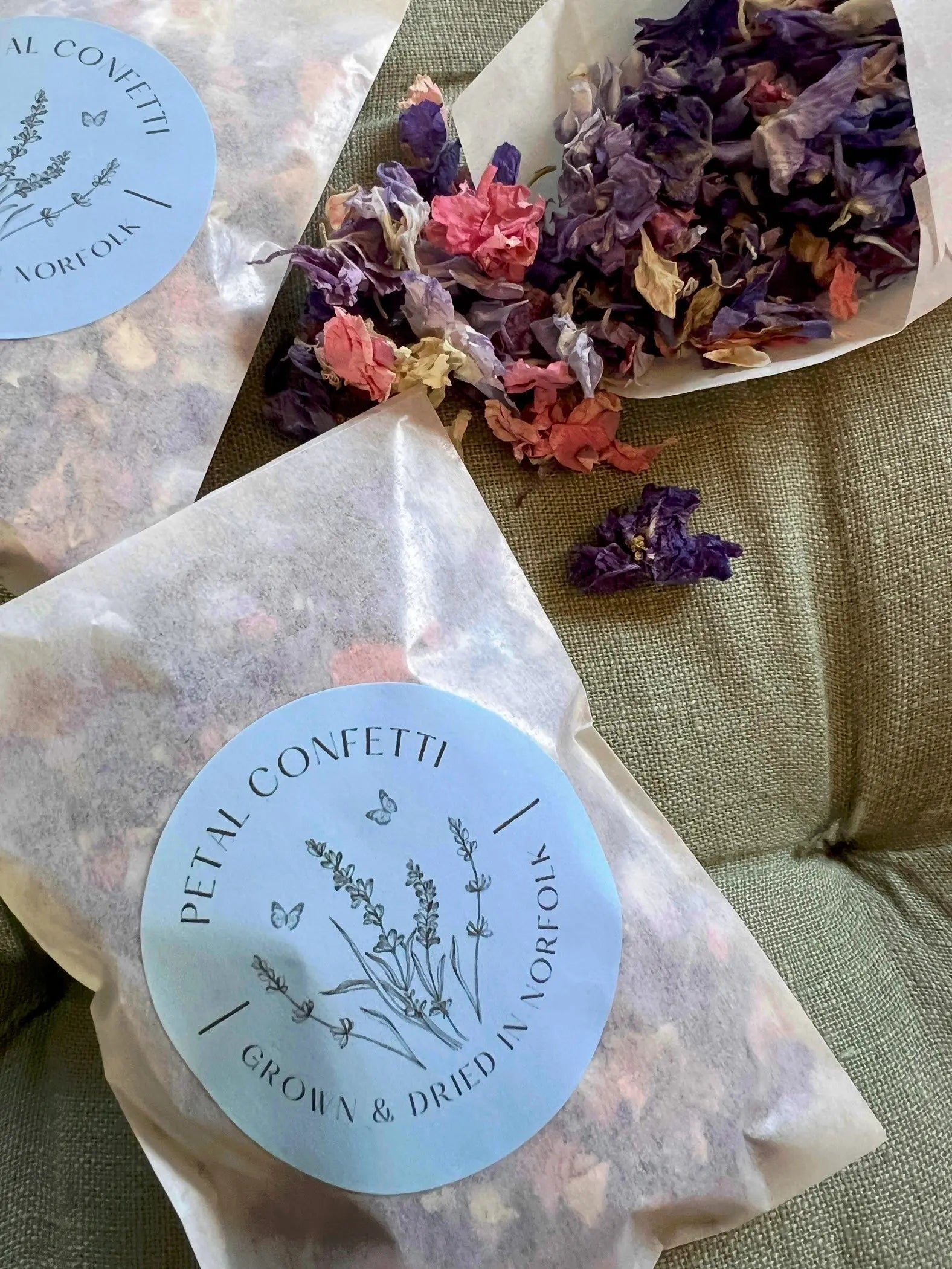 Larkspur Confetti (Mixed Colours) 4g - REGN
