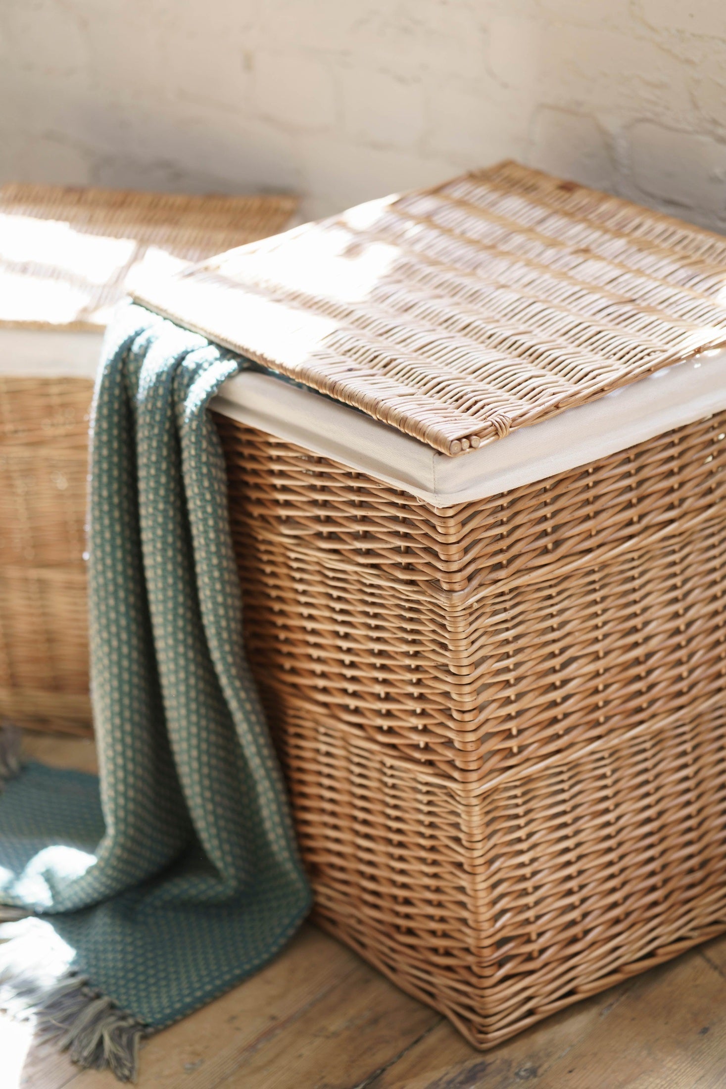 Light Steamed Willow Square Laundry Basket with White Lining - Large - REGN
