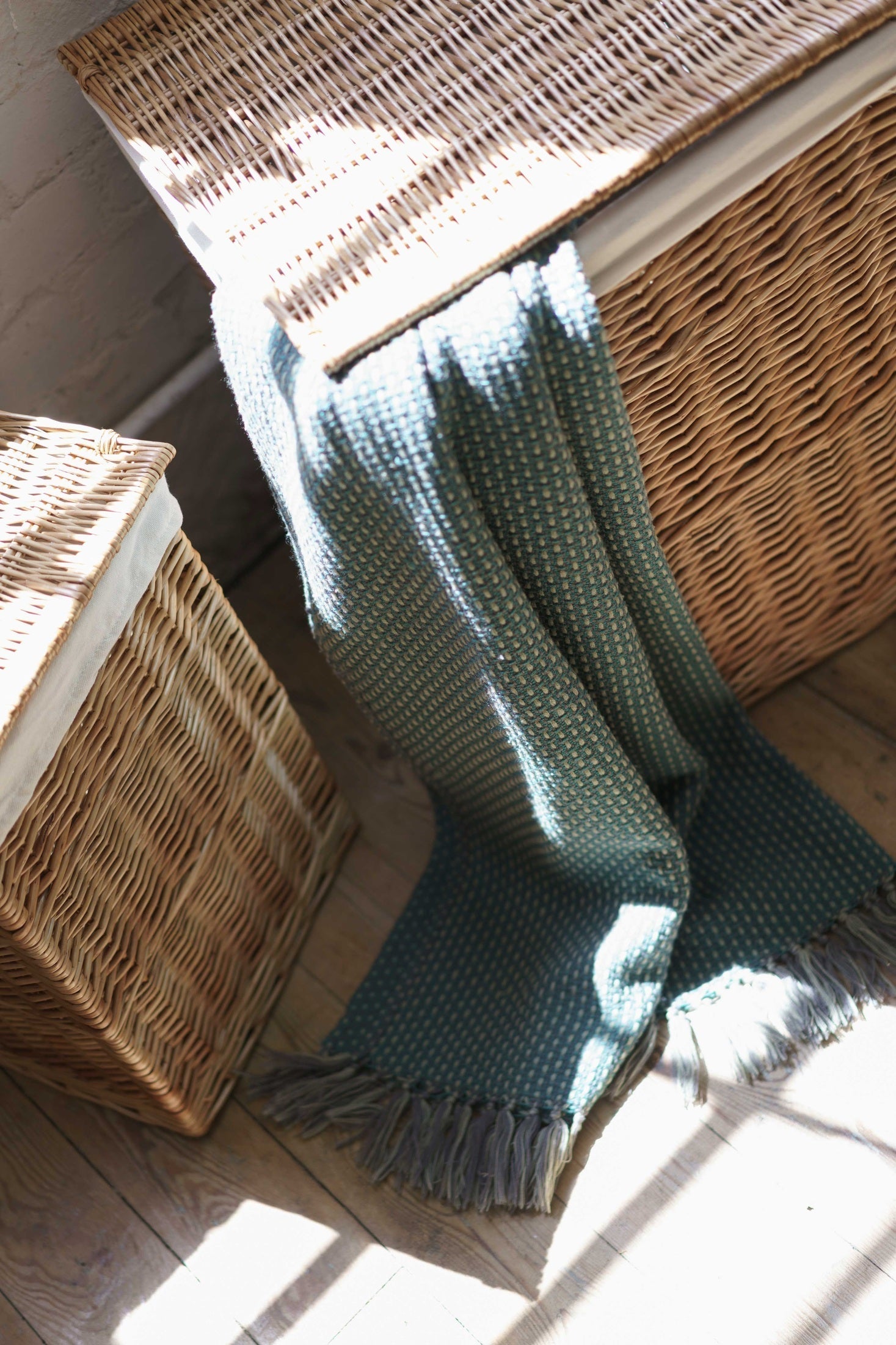 Light Steamed Willow Square Laundry Basket with White Lining Set 2 - REGN