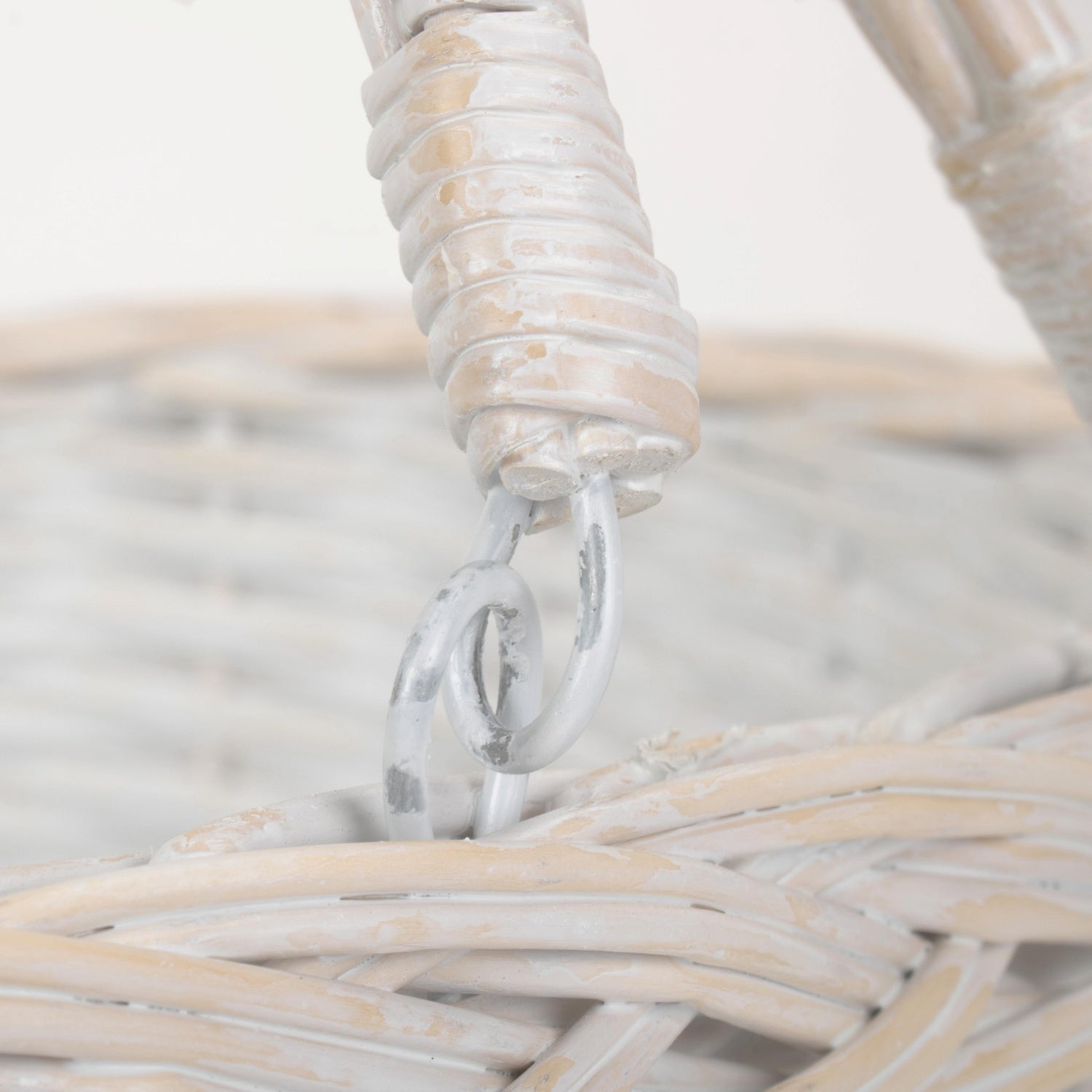 Medium White Swing Handle Shopper - REGN