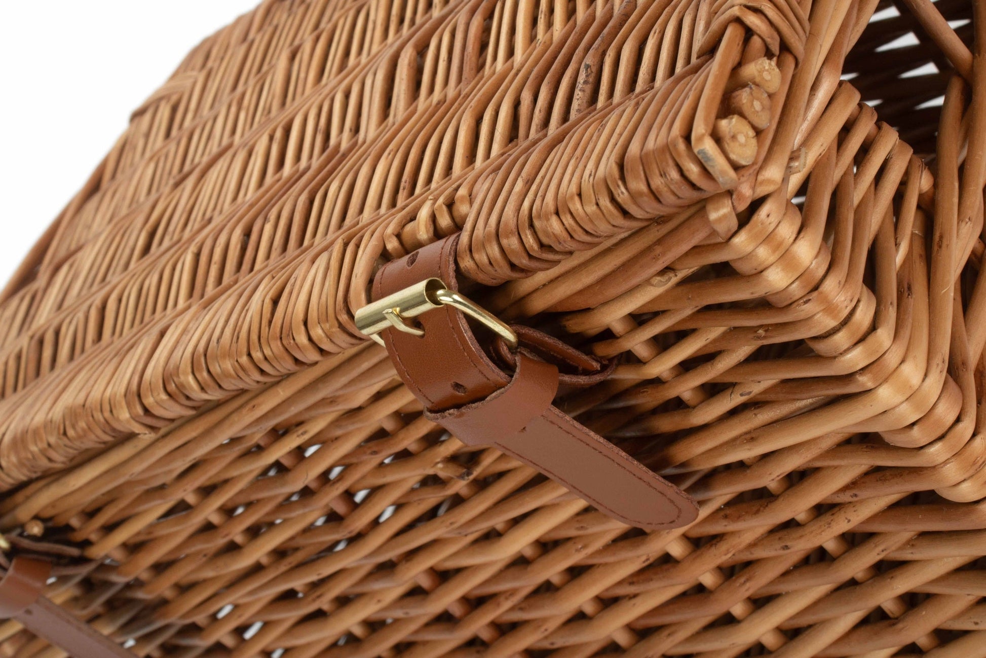 Medium Windsor Willow Hamper Basket – Light Steamed - REGN