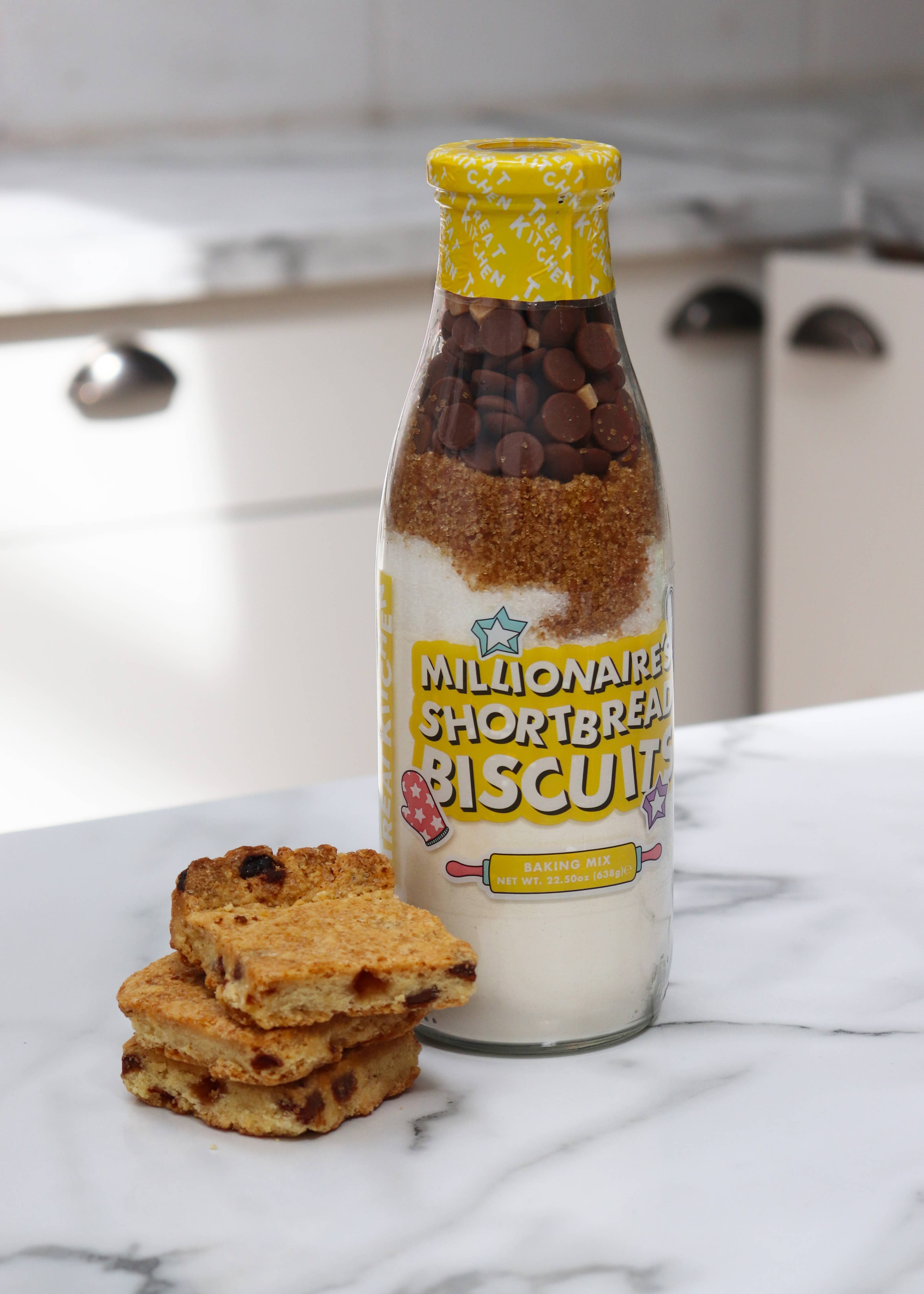 Millionaire Shortbread Biscuit Baking Bottle – 638g - REGN