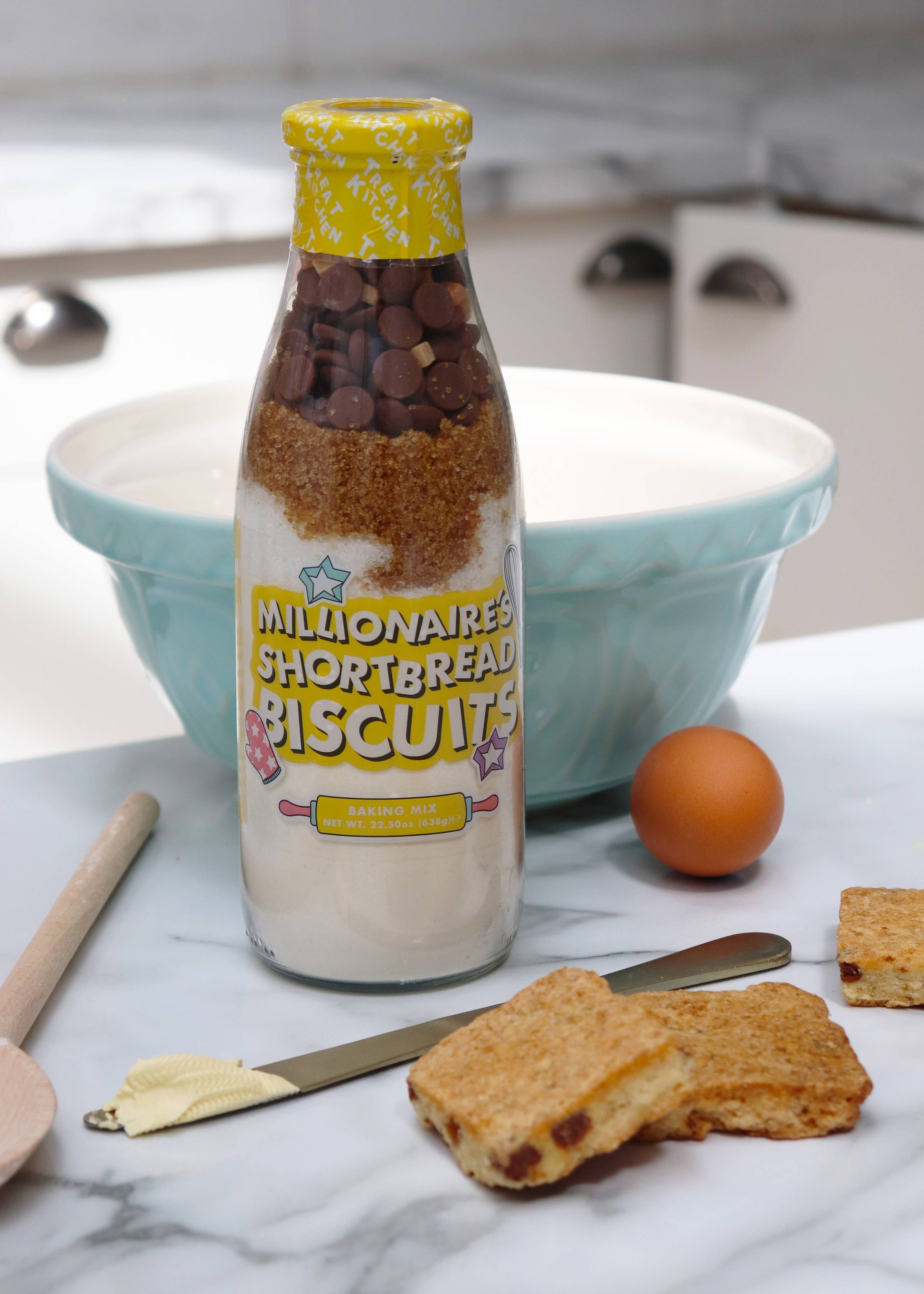 Millionaire Shortbread Biscuit Baking Bottle – 638g - REGN