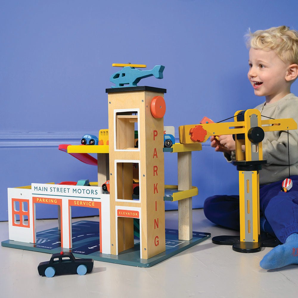 Multi Level Garage with Lift - REGN