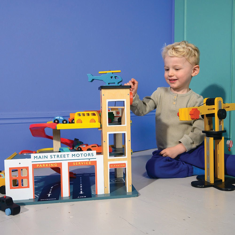 Multi Level Garage with Lift - REGN