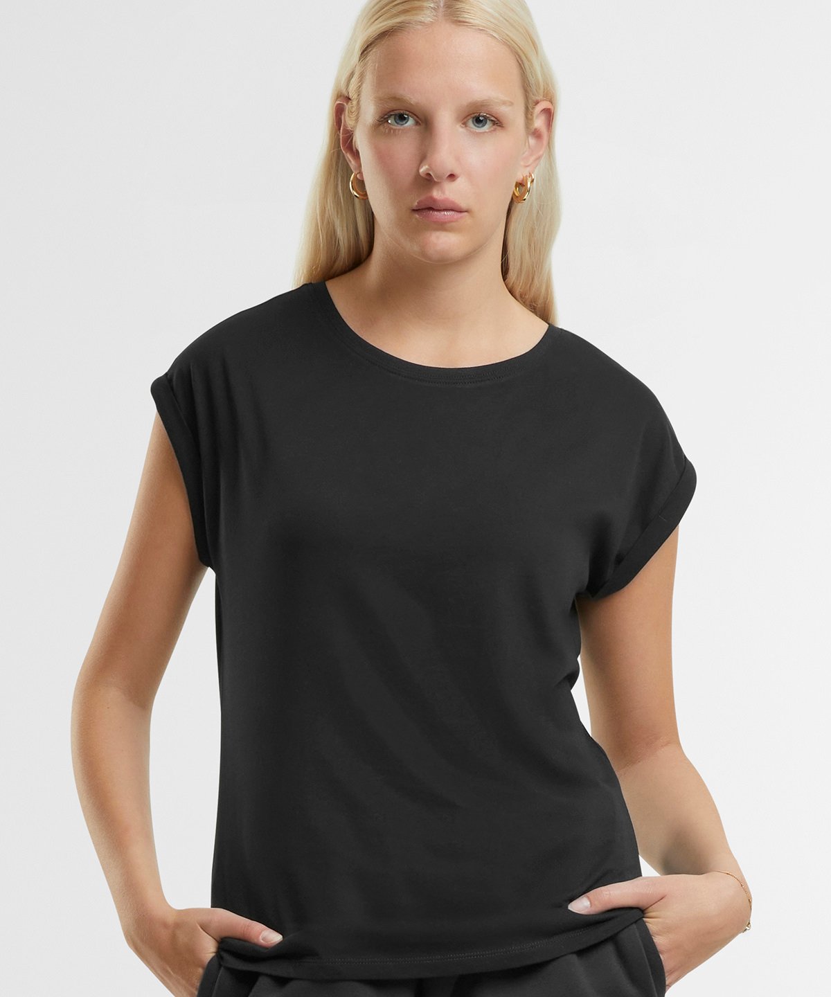 Organic Extended Shoulder T-shirt: Womens - REGN