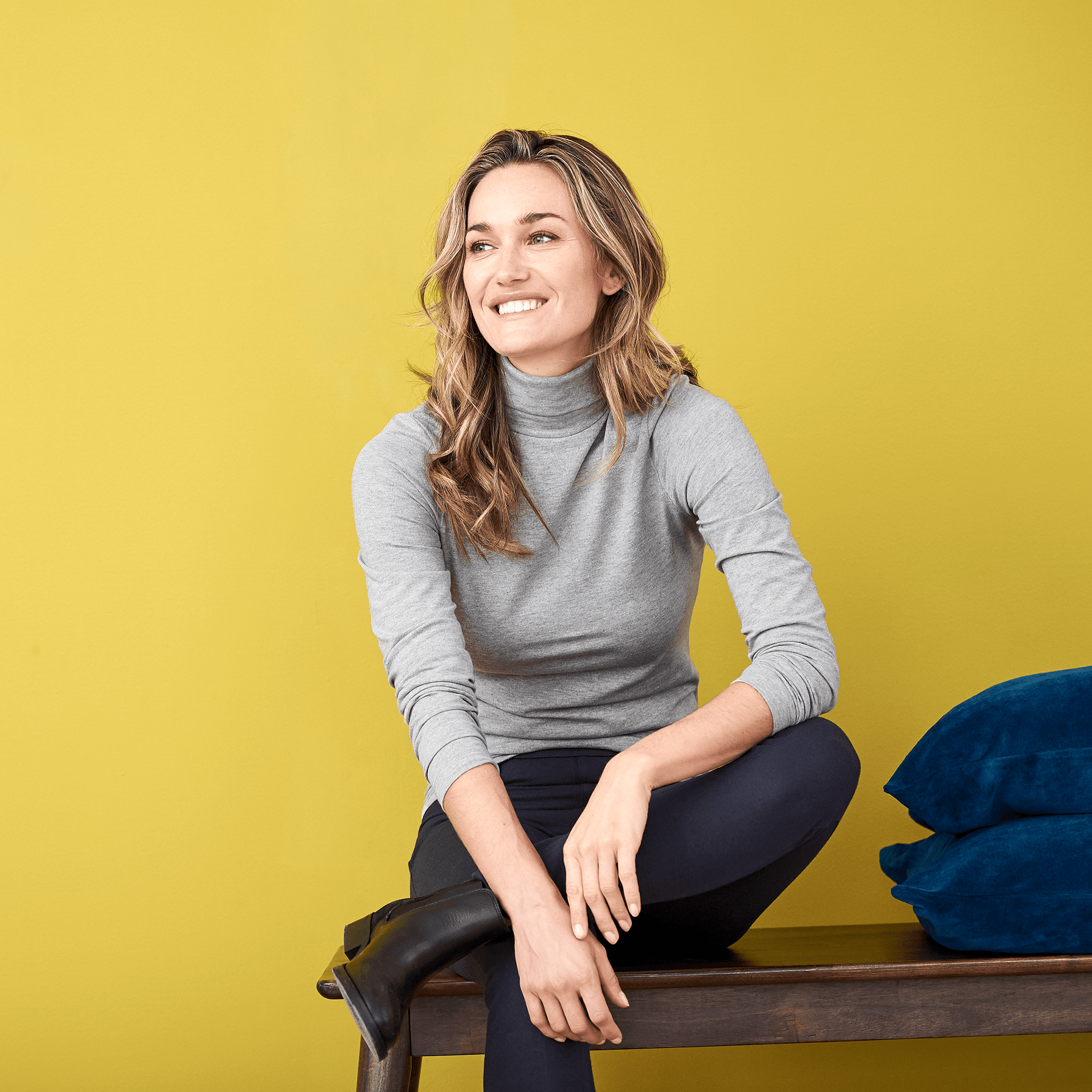 Organic Long Sleeve Stretch Turtleneck T-shirt: Womens - REGN
