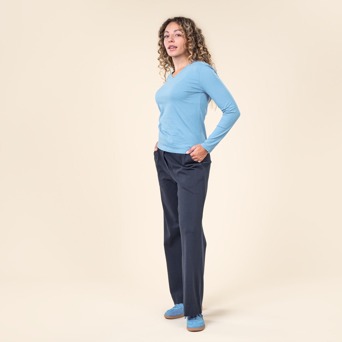 Organic Long Sleeve V-neck: Womens - REGN