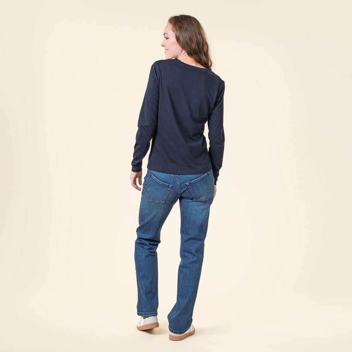 Organic Long Sleeve V-neck: Womens - REGN