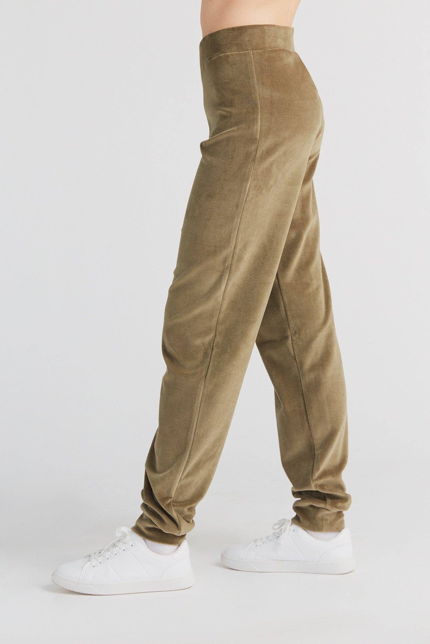 Organic Soft Fleece Cuffed Sweatpants: Womens - REGN