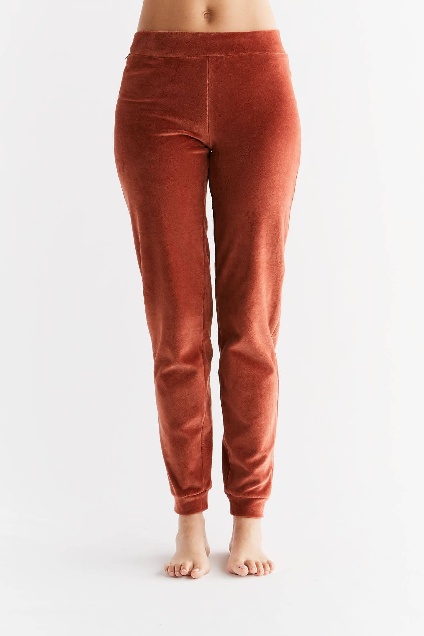 Organic Soft Fleece Cuffed Sweatpants: Womens - REGN