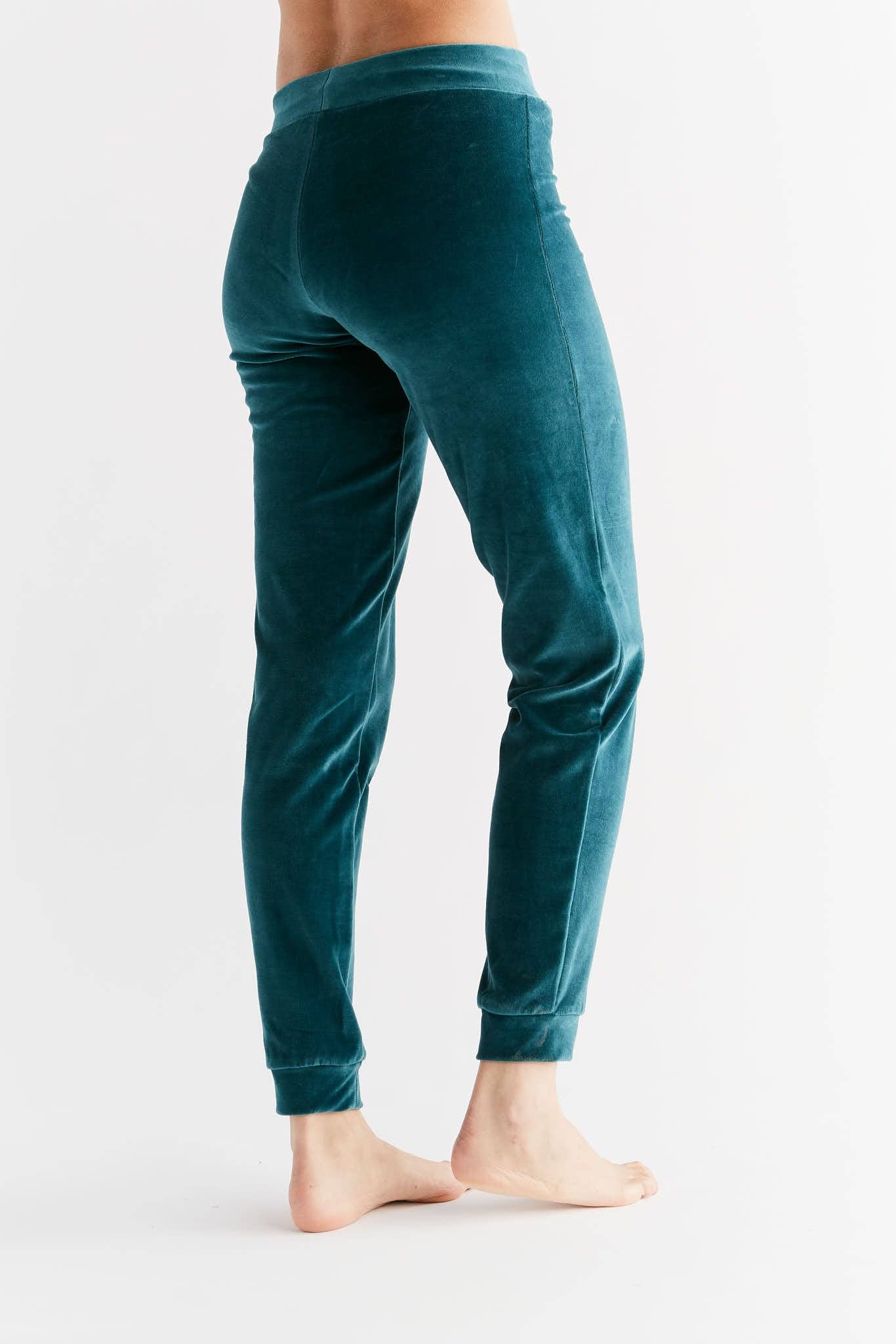 Organic Soft Fleece Cuffed Sweatpants: Womens - REGN