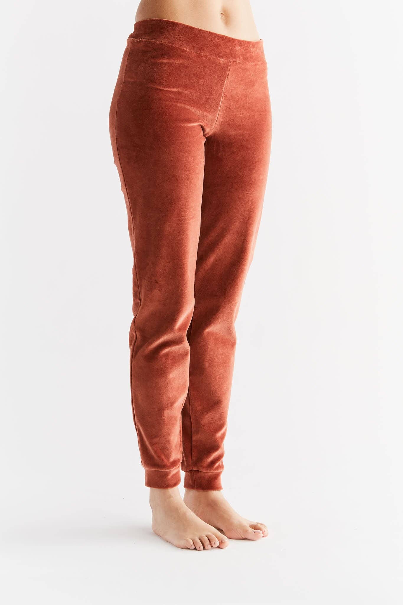 Organic Soft Fleece Cuffed Sweatpants: Womens - REGN