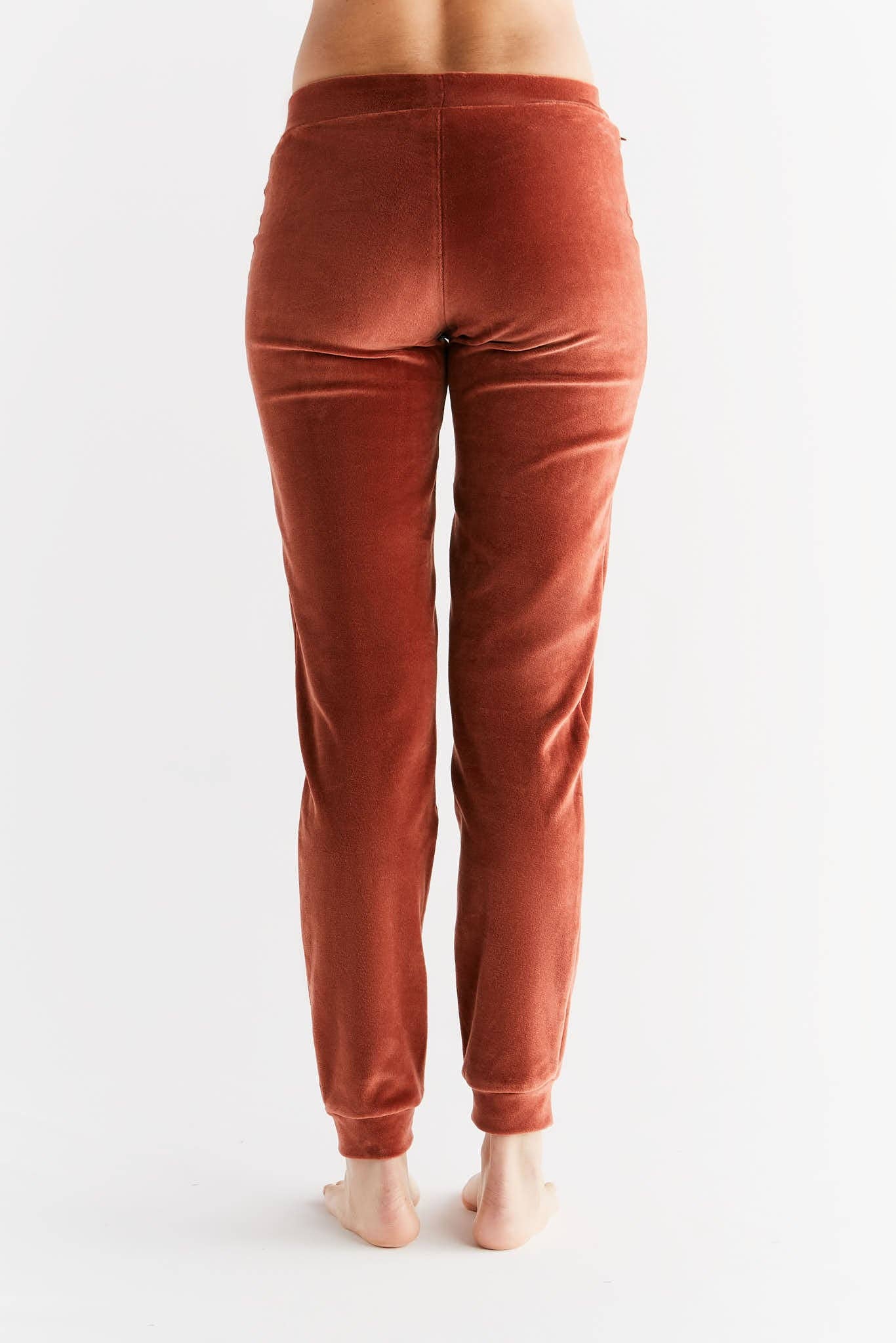 Organic Soft Fleece Cuffed Sweatpants: Womens - REGN