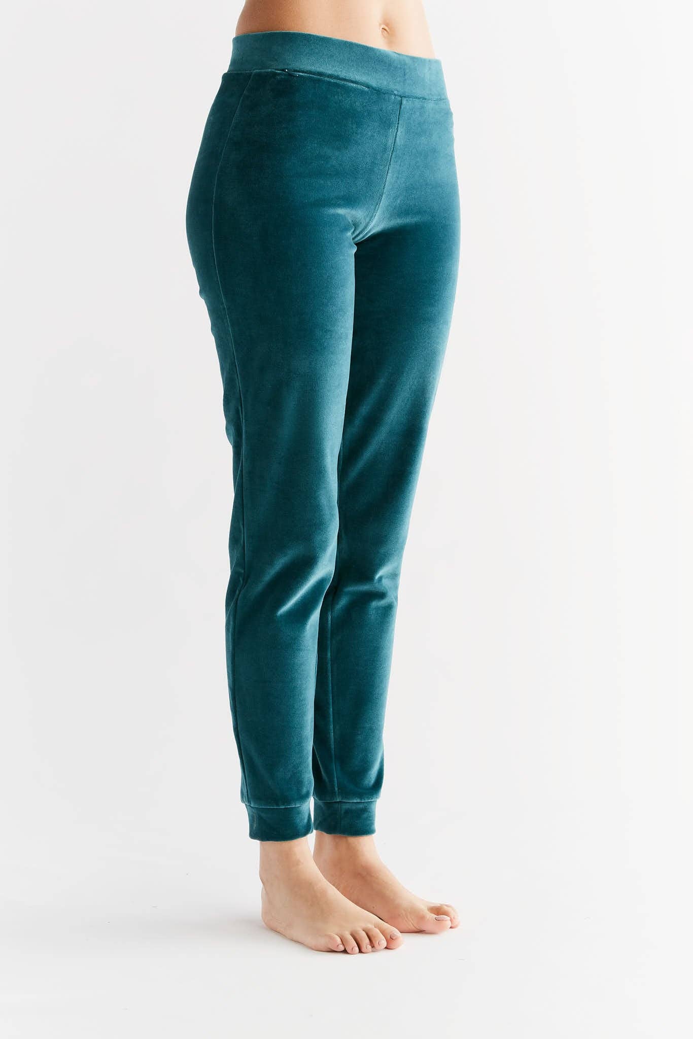 Organic Soft Fleece Cuffed Sweatpants: Womens - REGN