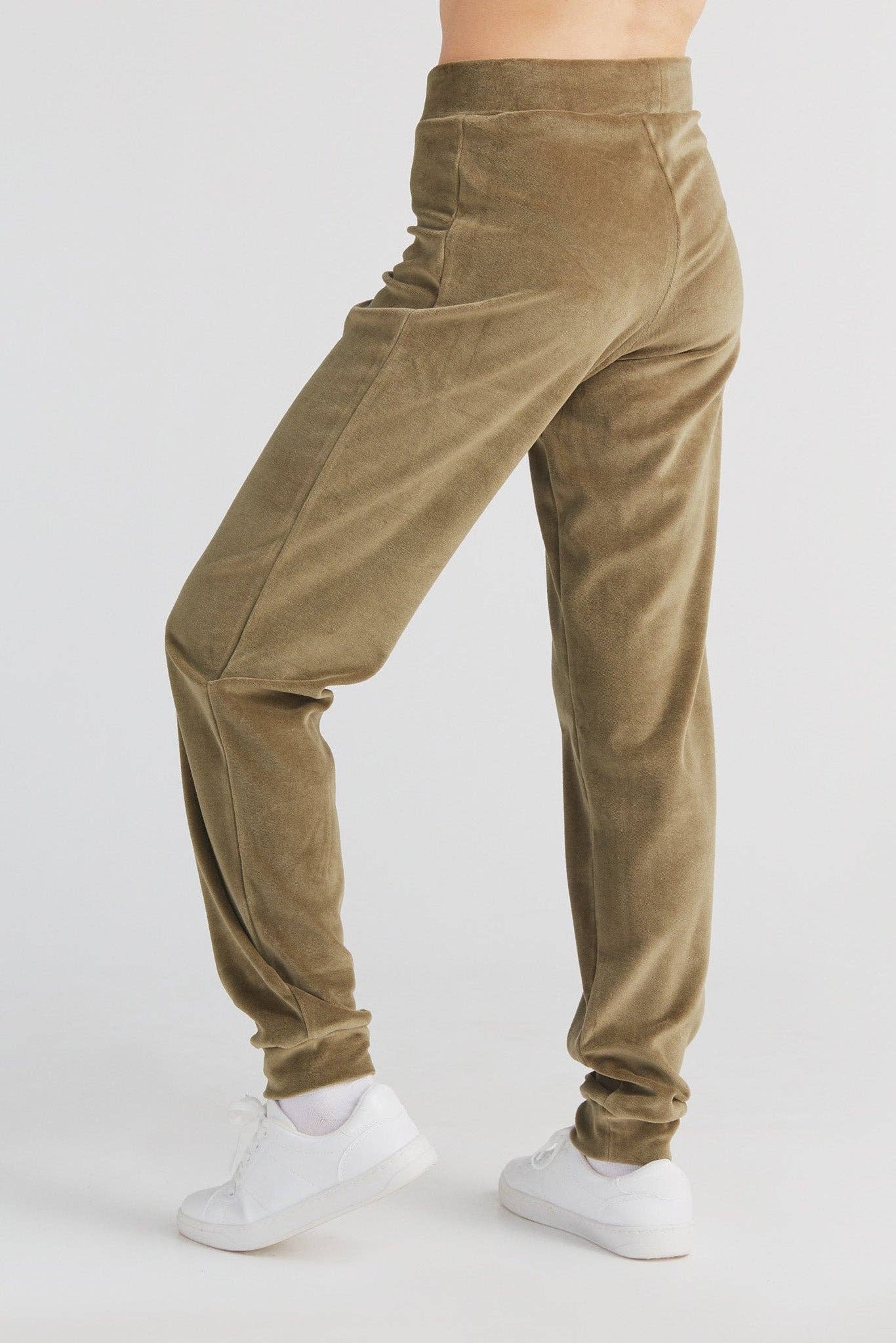 Organic Soft Fleece Cuffed Sweatpants: Womens - REGN