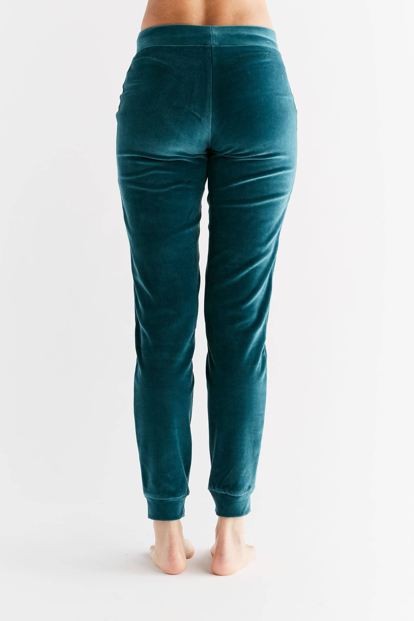Organic Soft Fleece Cuffed Sweatpants: Womens - REGN