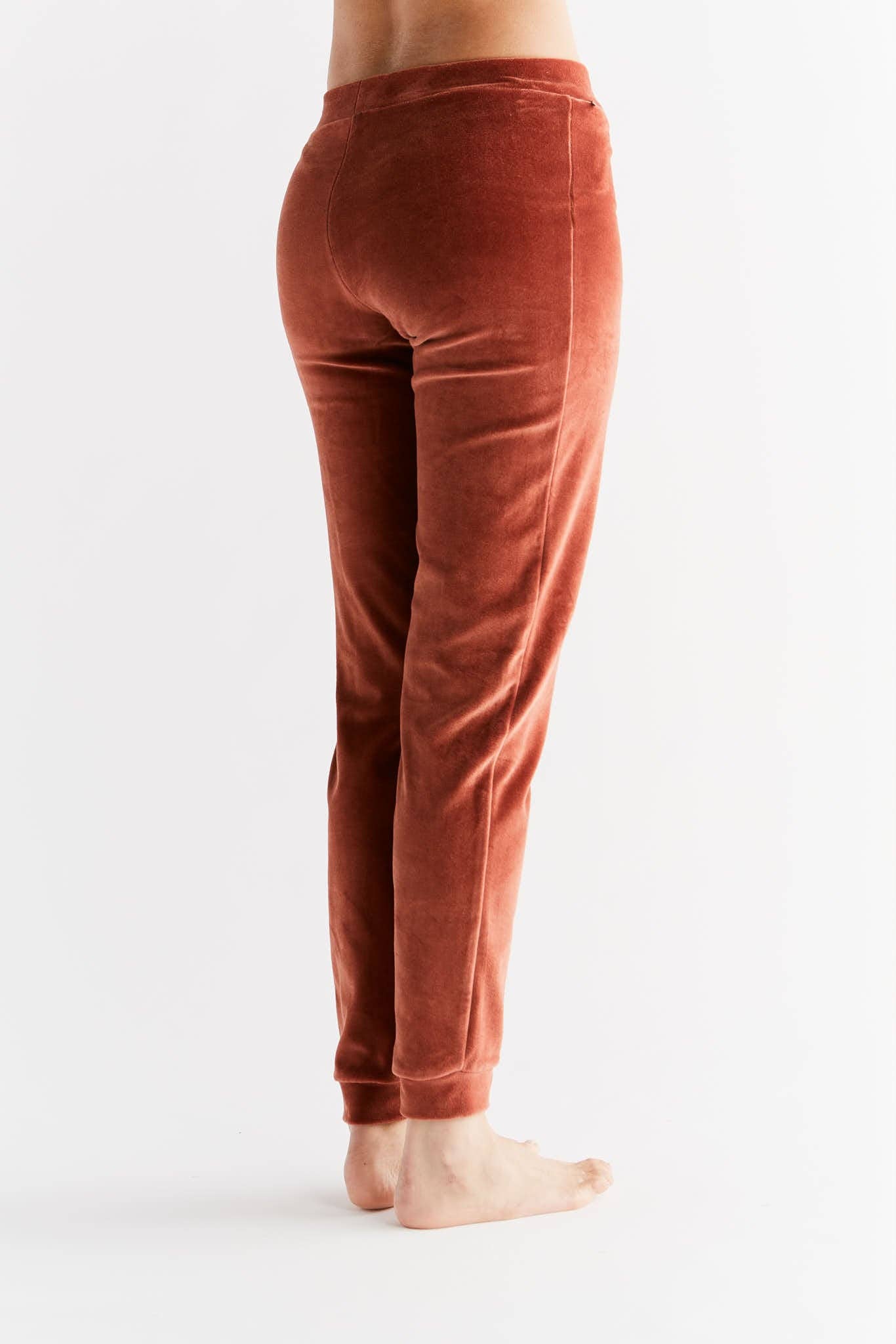 Organic Soft Fleece Cuffed Sweatpants: Womens - REGN