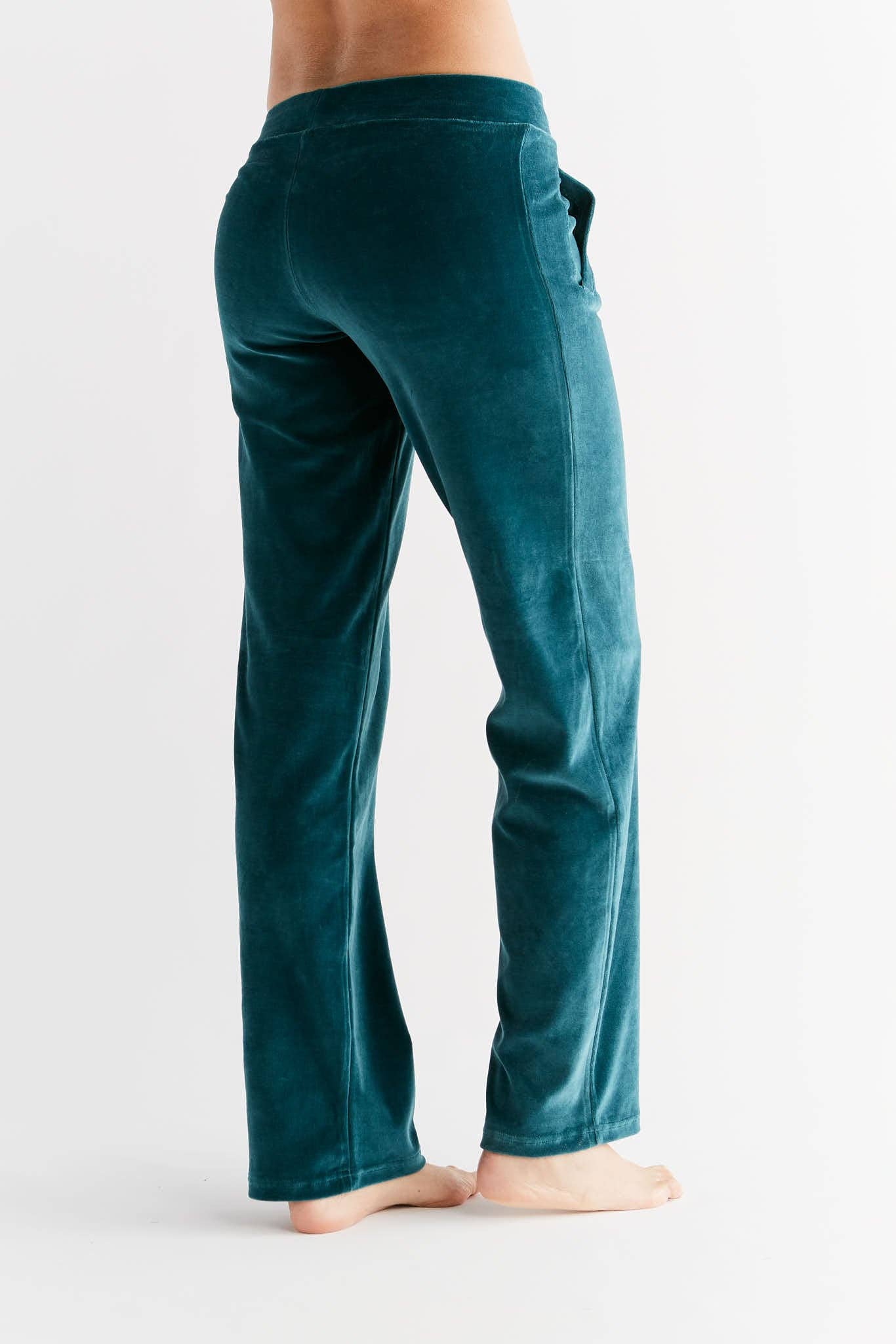 Organic Soft Fleece Straight Cut Sweatpants: Womens - REGN