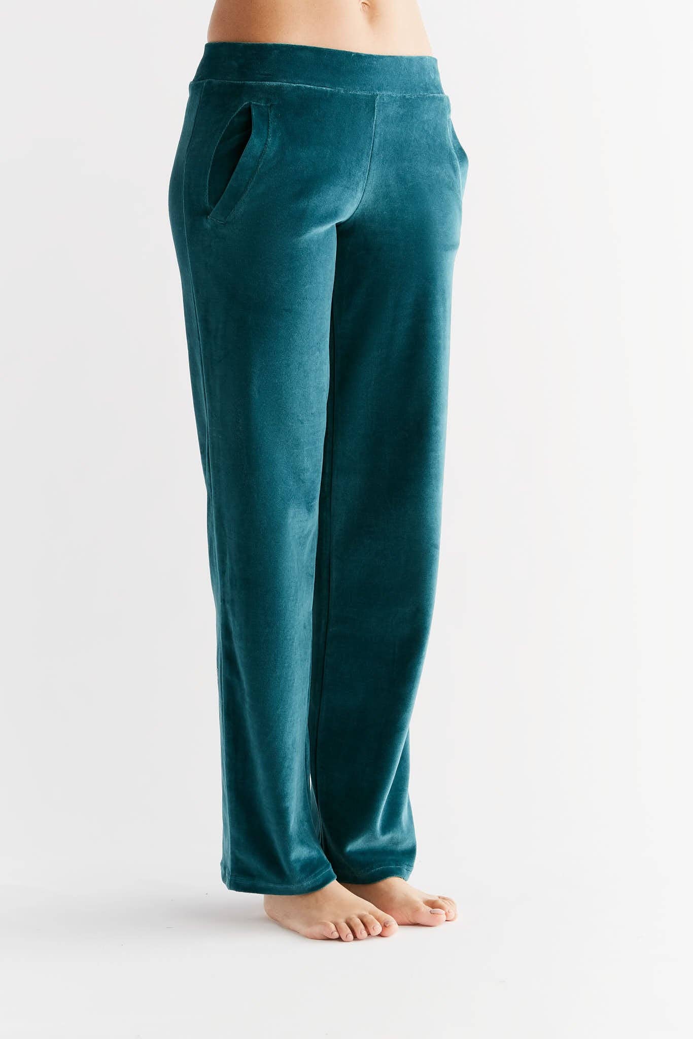 Organic Soft Fleece Straight Cut Sweatpants: Womens - REGN