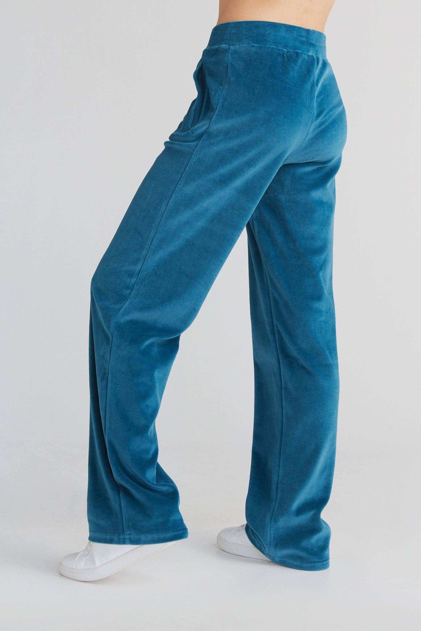 Organic Soft Fleece Straight Cut Sweatpants: Womens - REGN