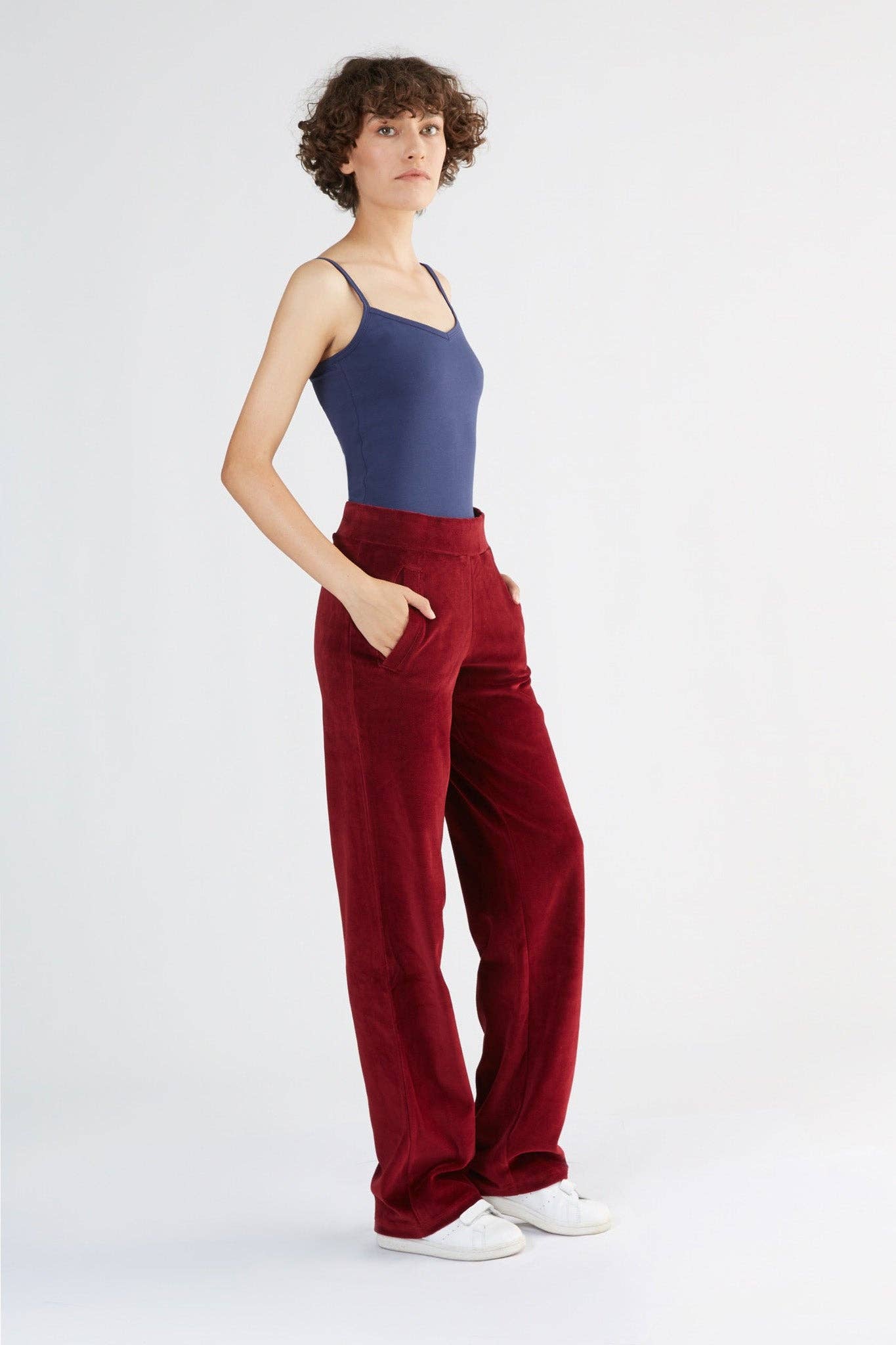 Organic Soft Fleece Straight Cut Sweatpants: Womens - REGN