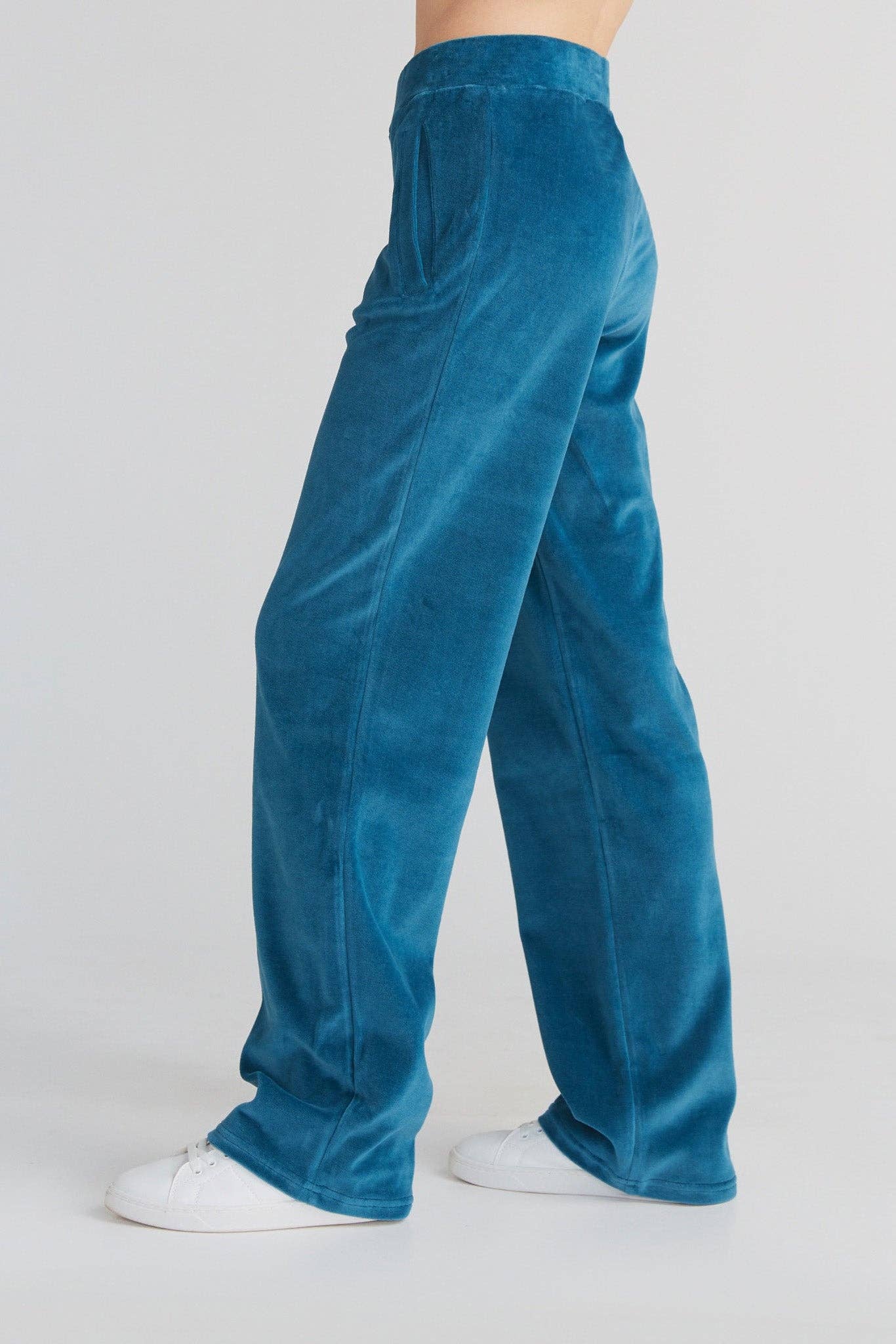 Organic Soft Fleece Straight Cut Sweatpants: Womens - REGN