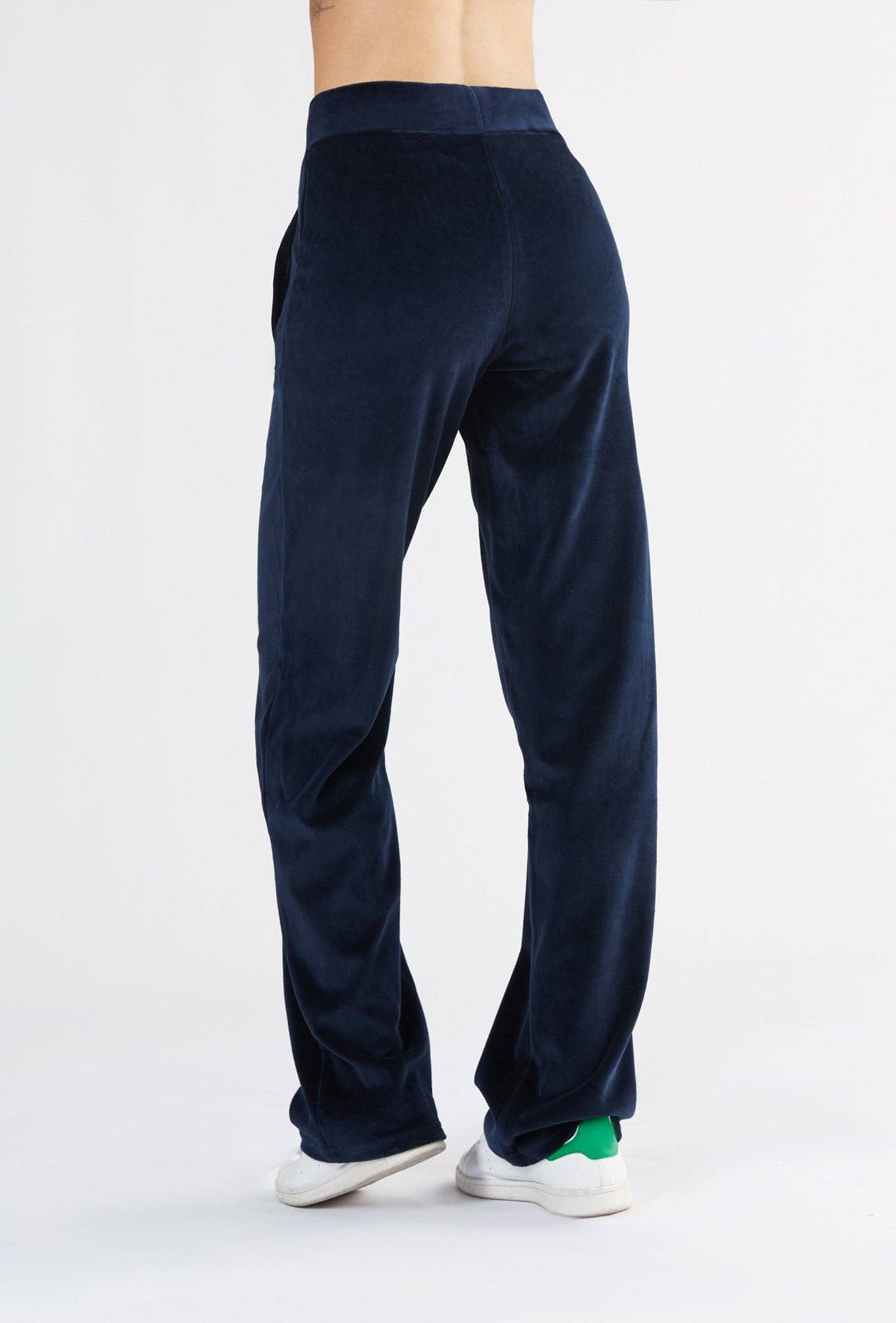 Organic Soft Fleece Straight Cut Sweatpants: Womens - REGN