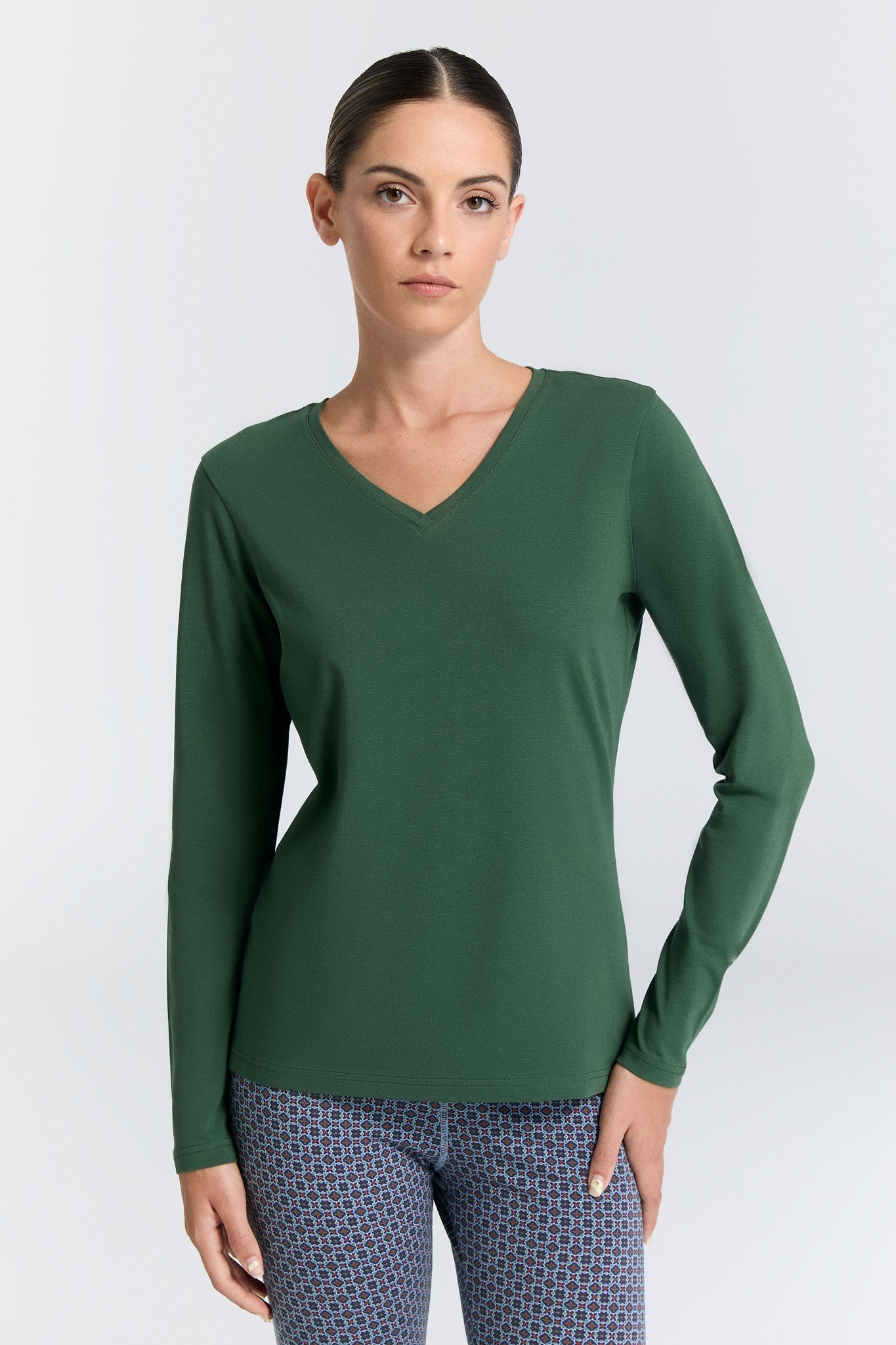 Organic Stretch Long Sleeve V-neck: Womens - REGN