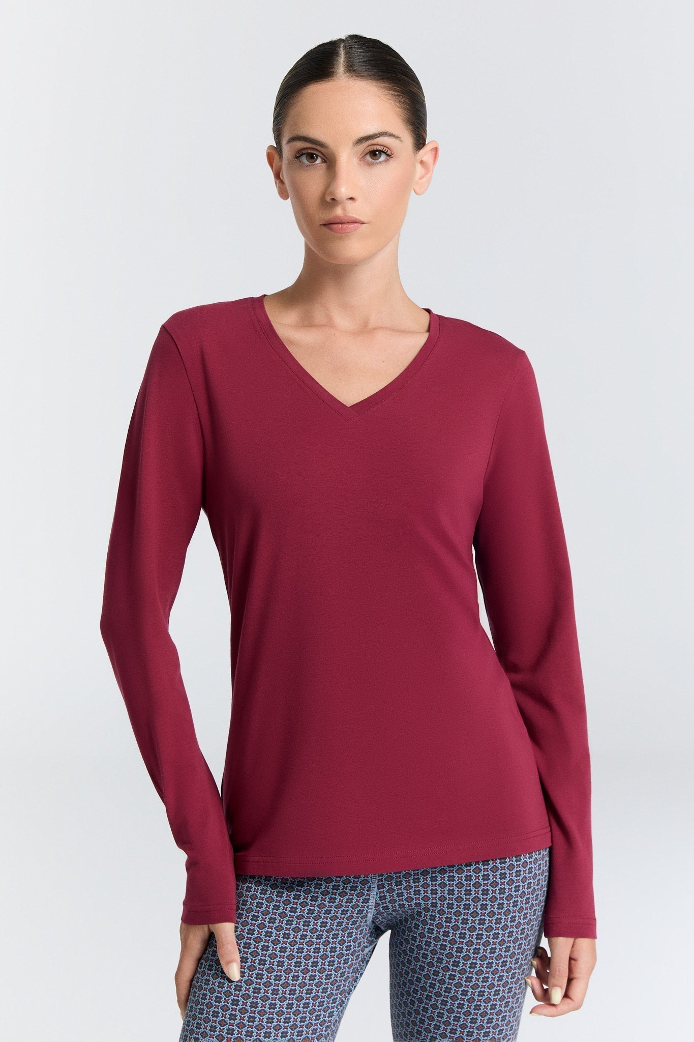 Organic Stretch Long Sleeve V-neck: Womens - REGN