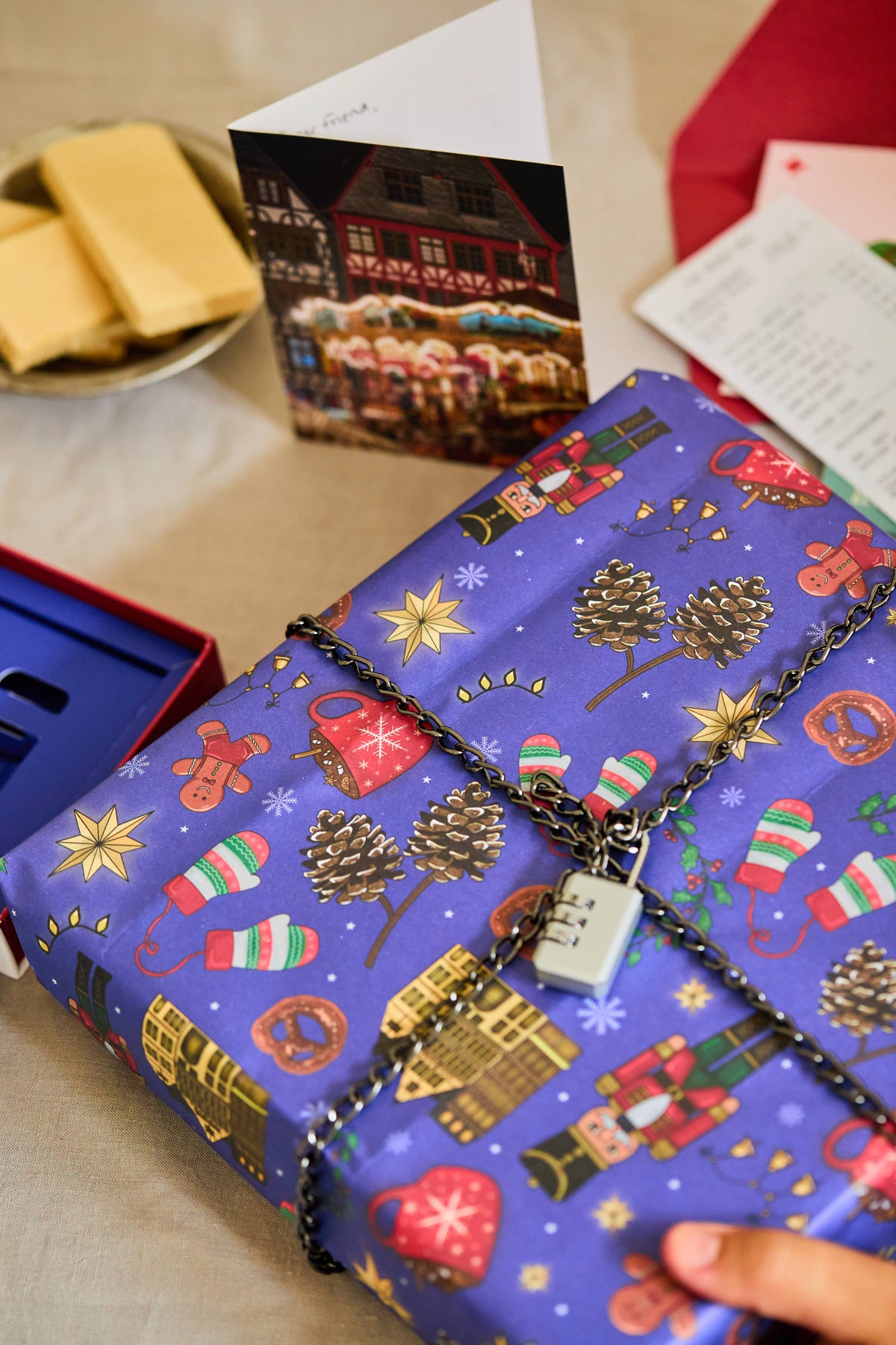 Padlock'd Festive Escape Room Lock & Chain Game | Christmas Gift Puzzle - REGN