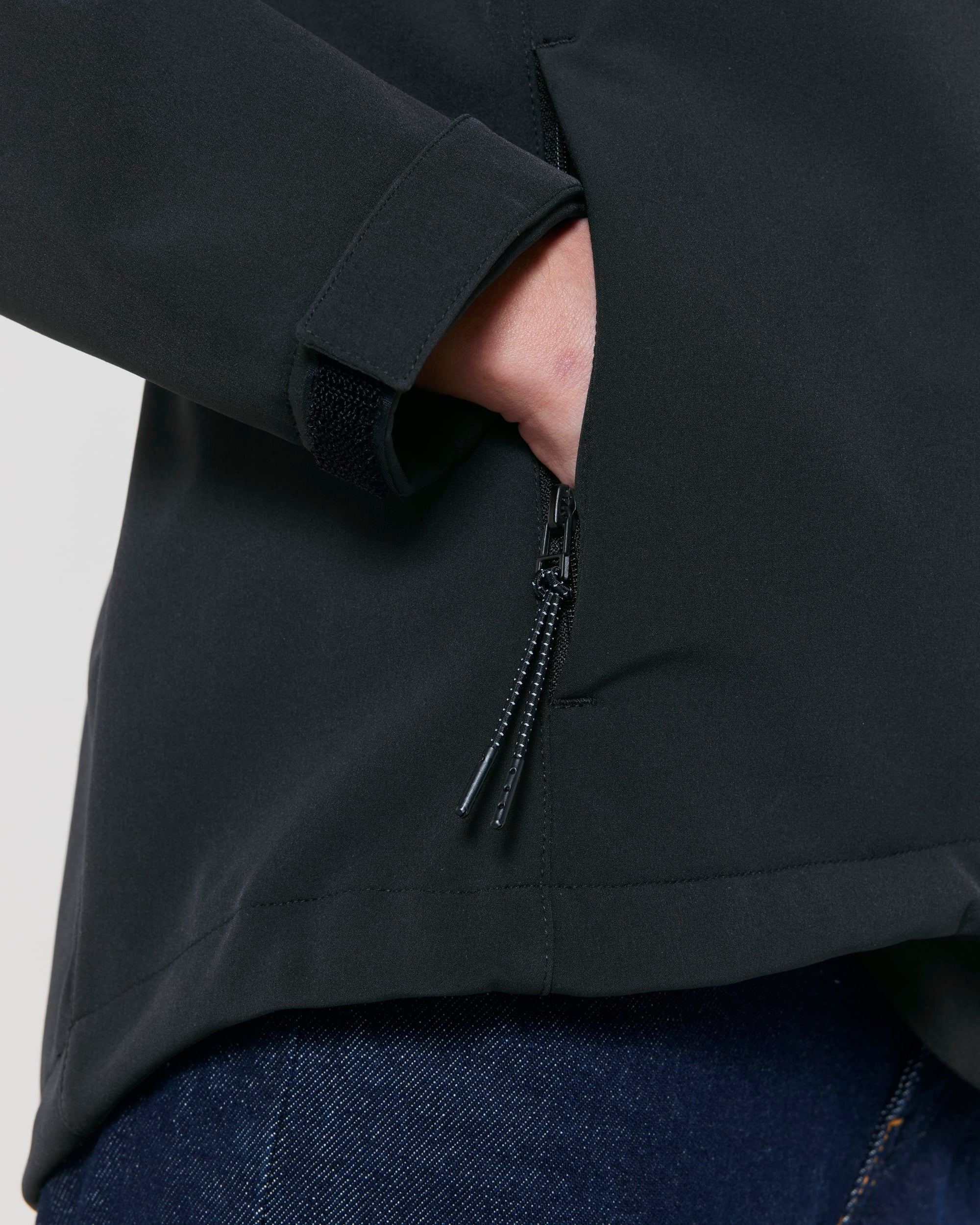 Recycled Softshell Jacket: Womens - REGN