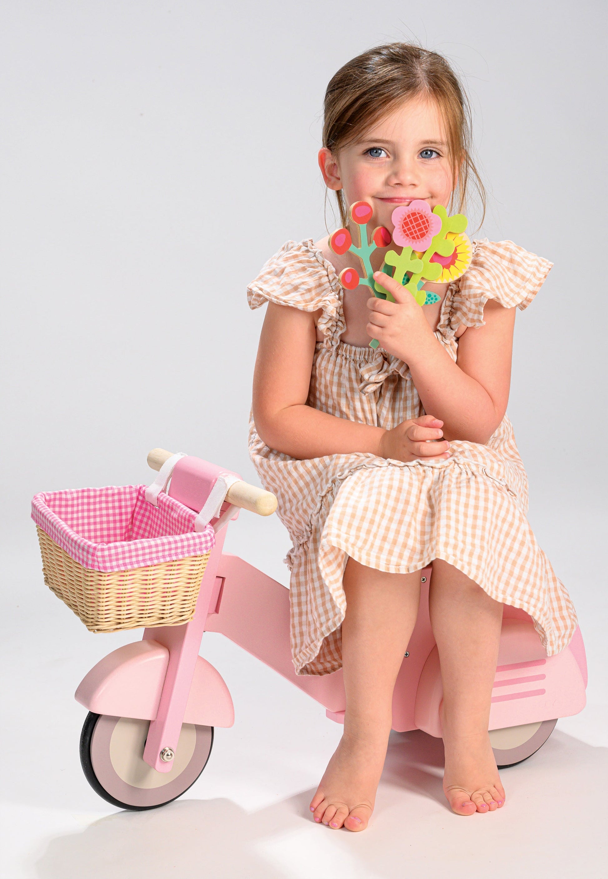 Scooter With Basket - REGN