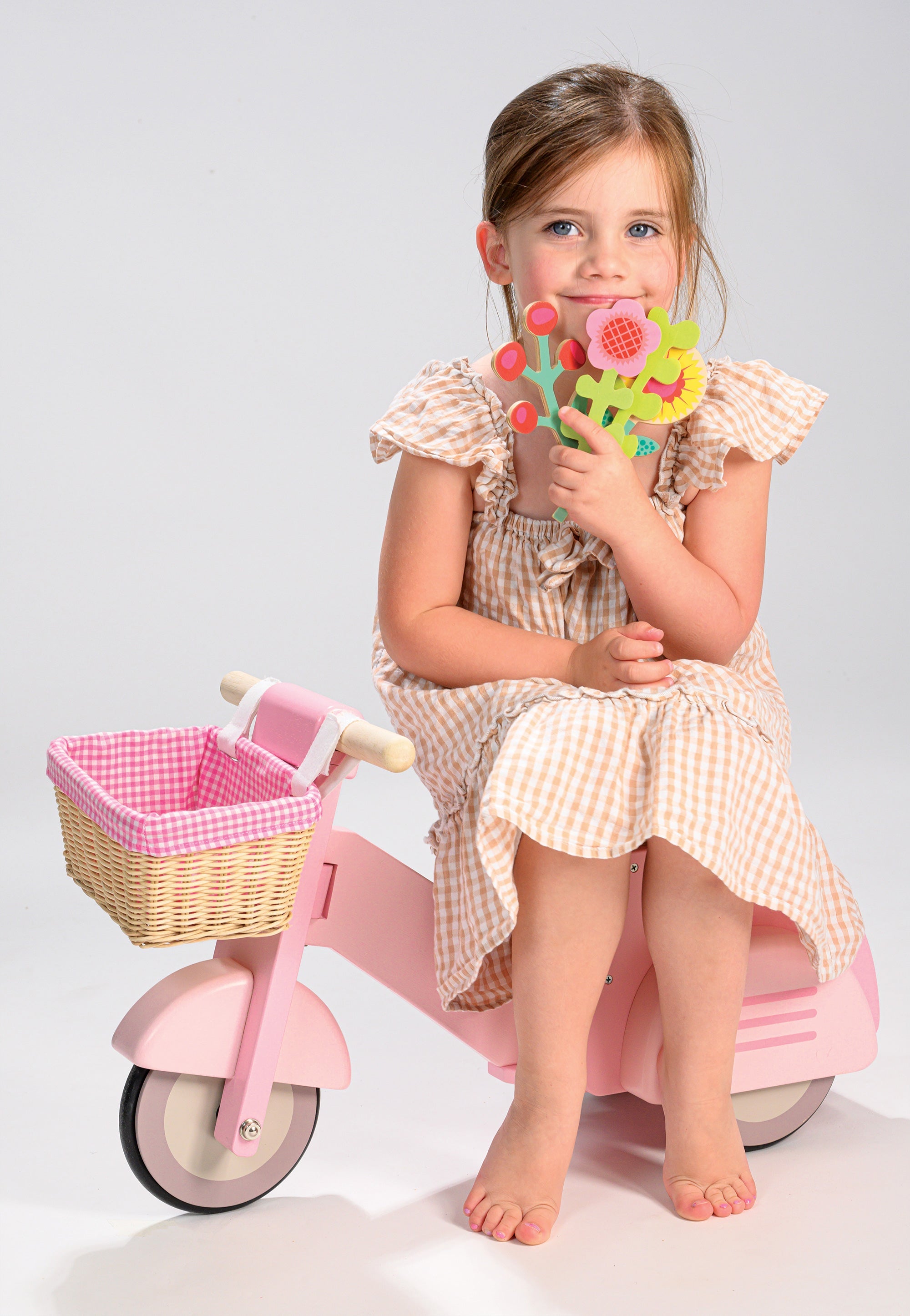 Scooter With Basket - REGN