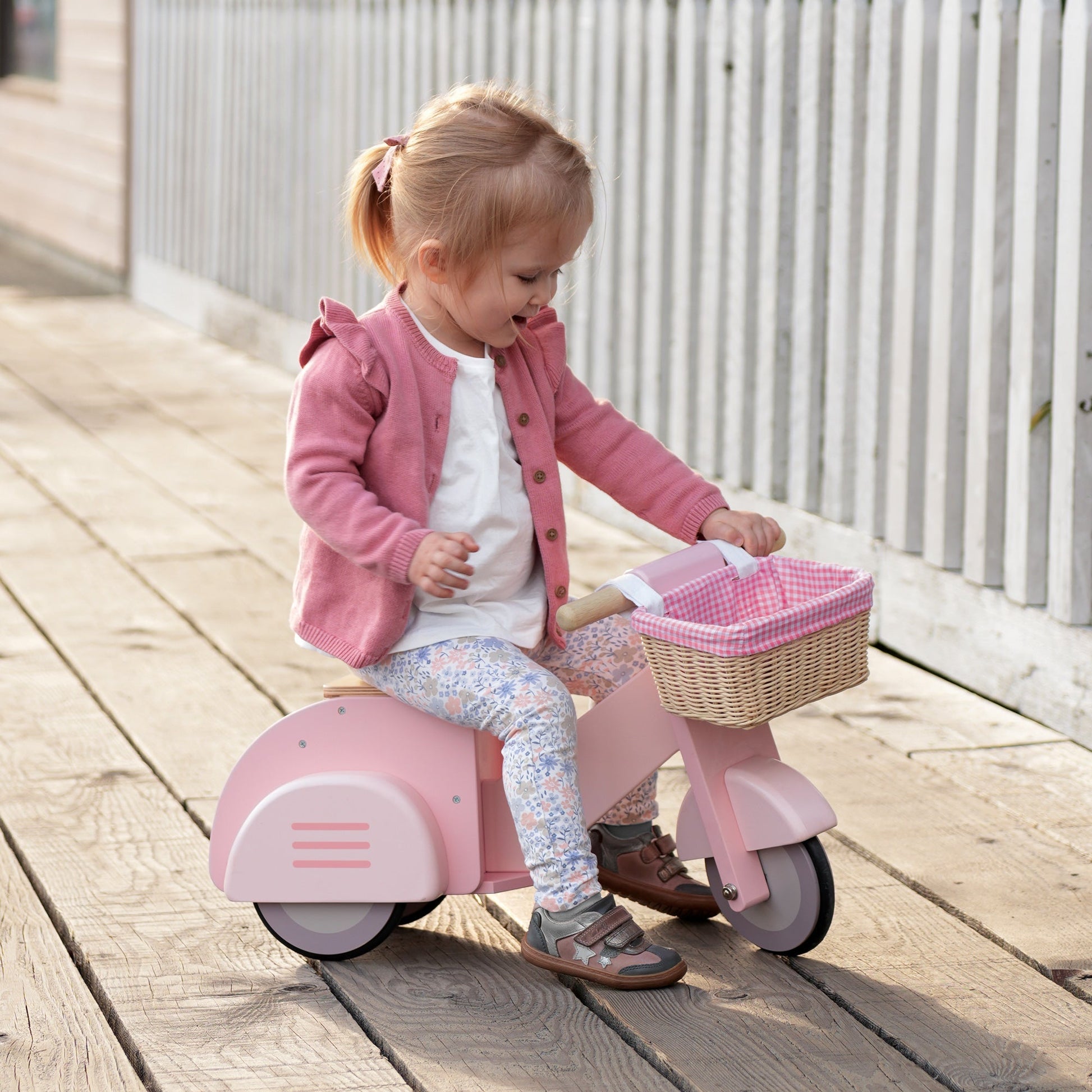 Scooter With Basket - REGN