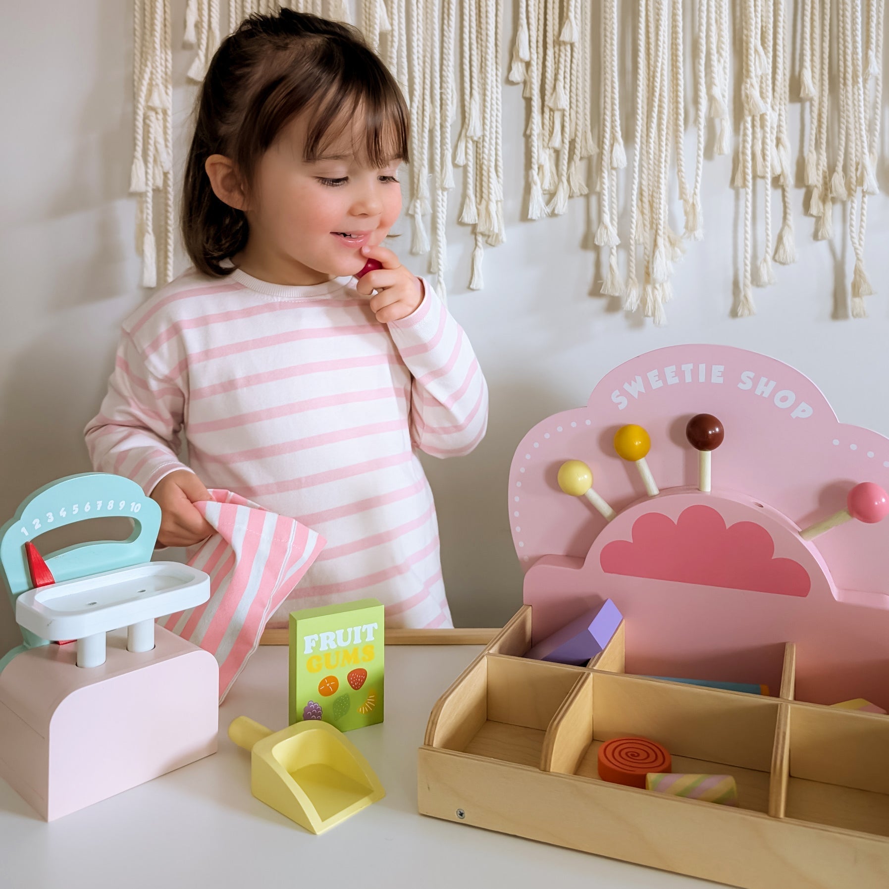 Sweetie Pic'n'Mix Shop - REGN