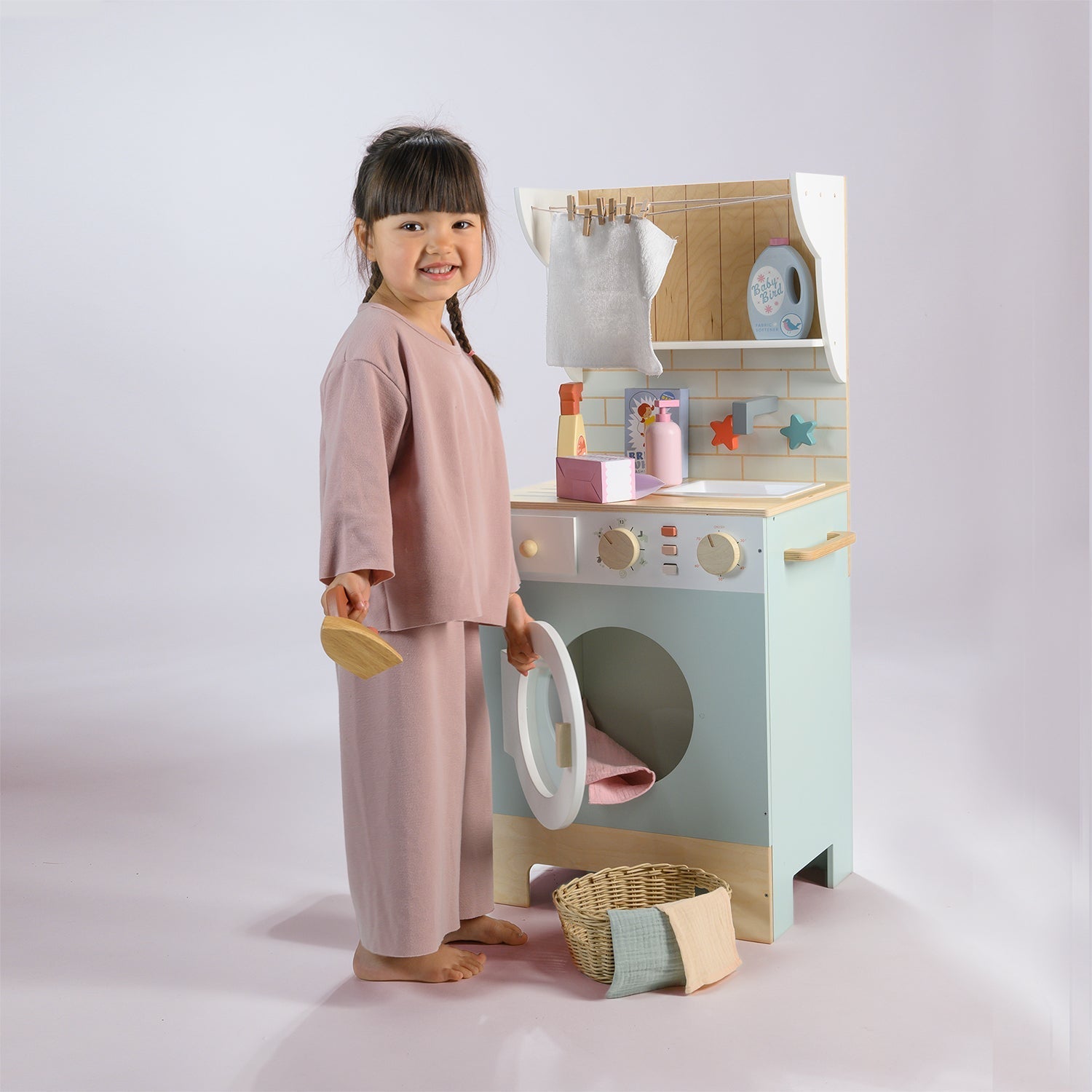 Tender Leaf Laundrette - REGN