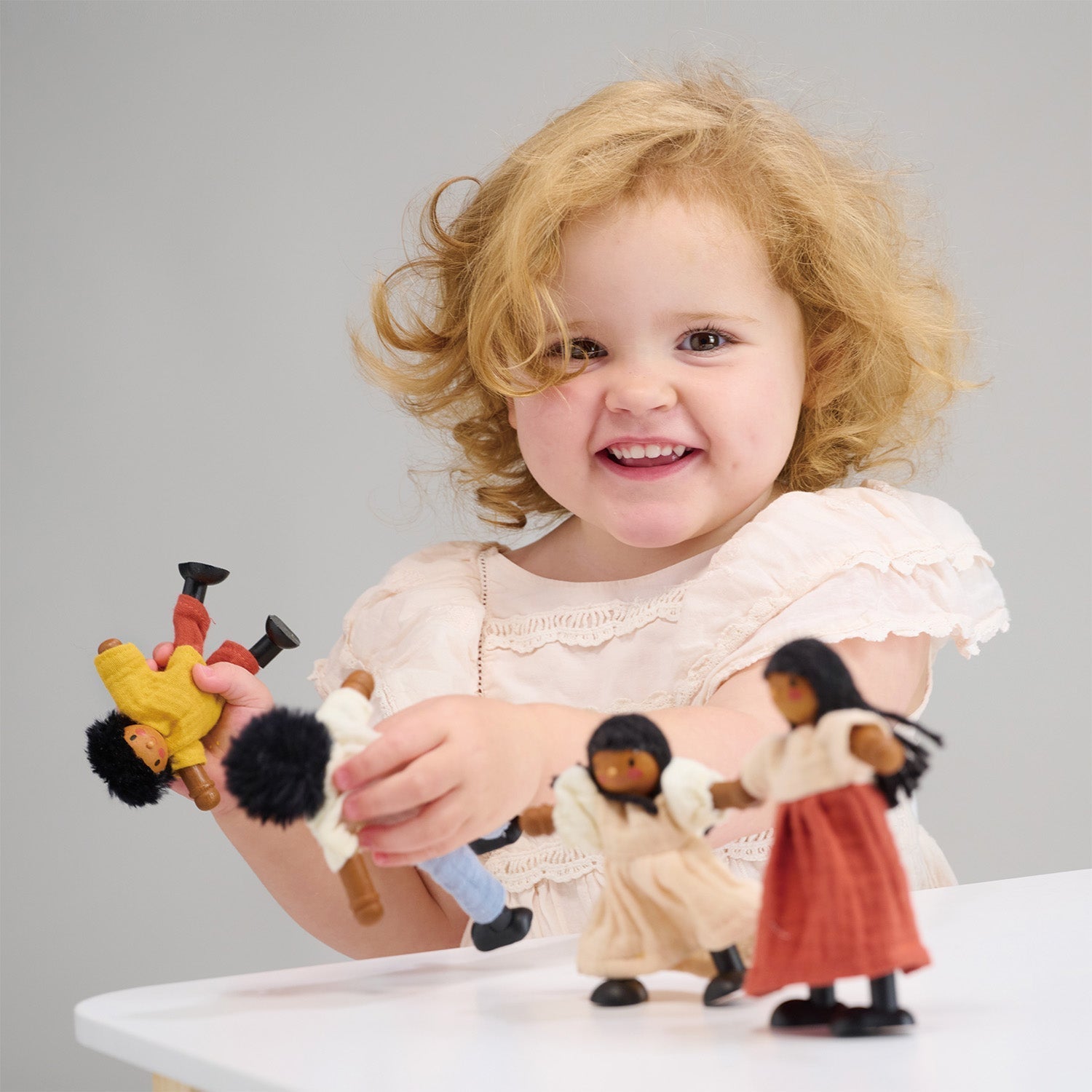 The Berrybunch Doll Family - REGN