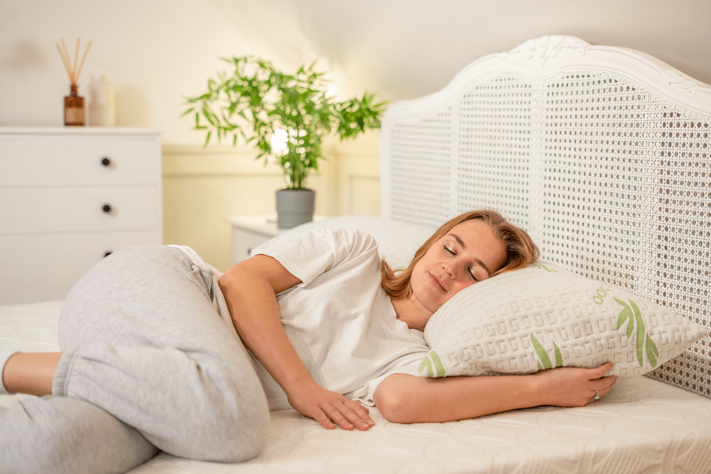 The Cambridge Firm Bamboo Pillow - REGN