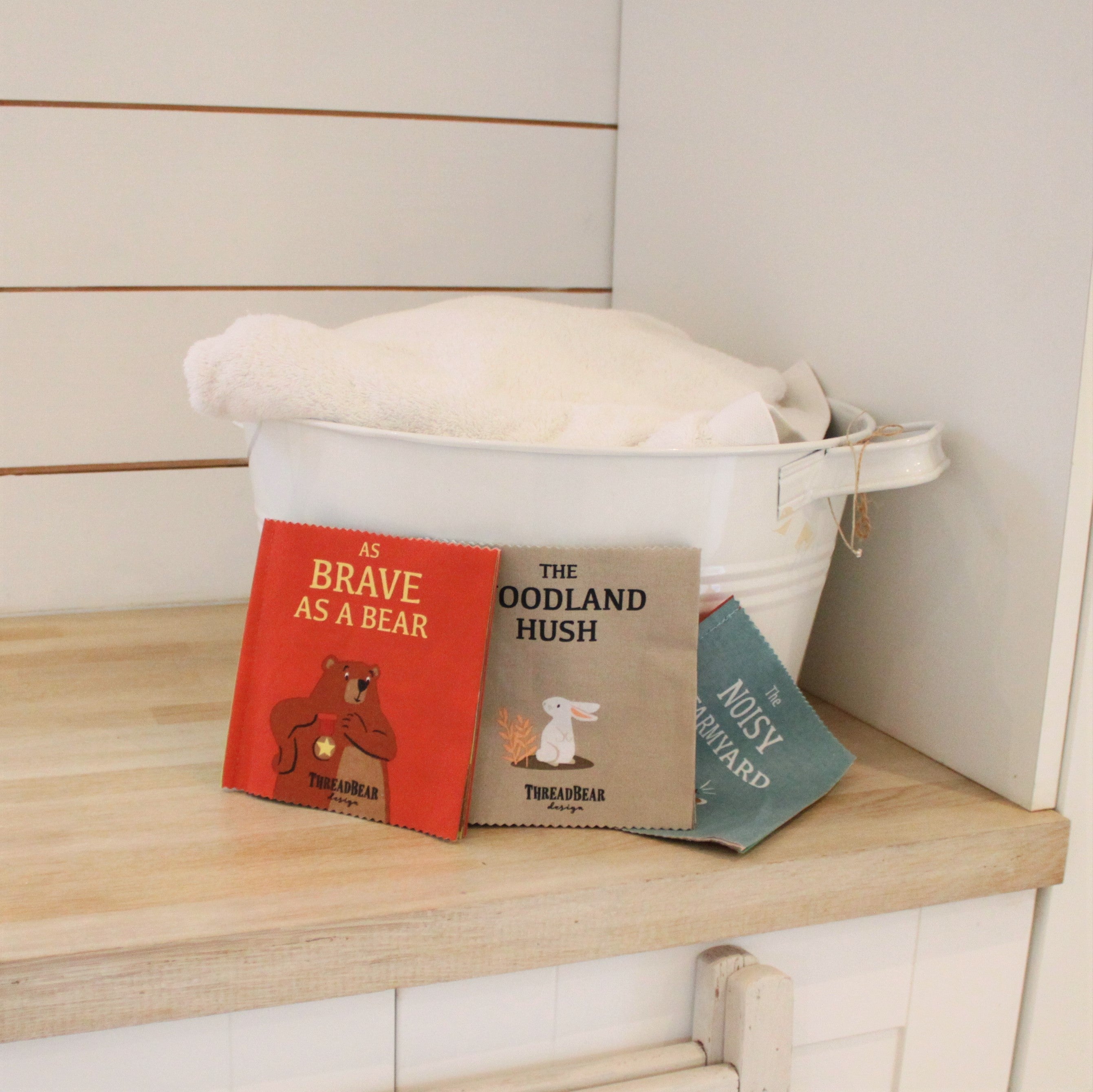 The Noisy Farmyard Rag Book - REGN