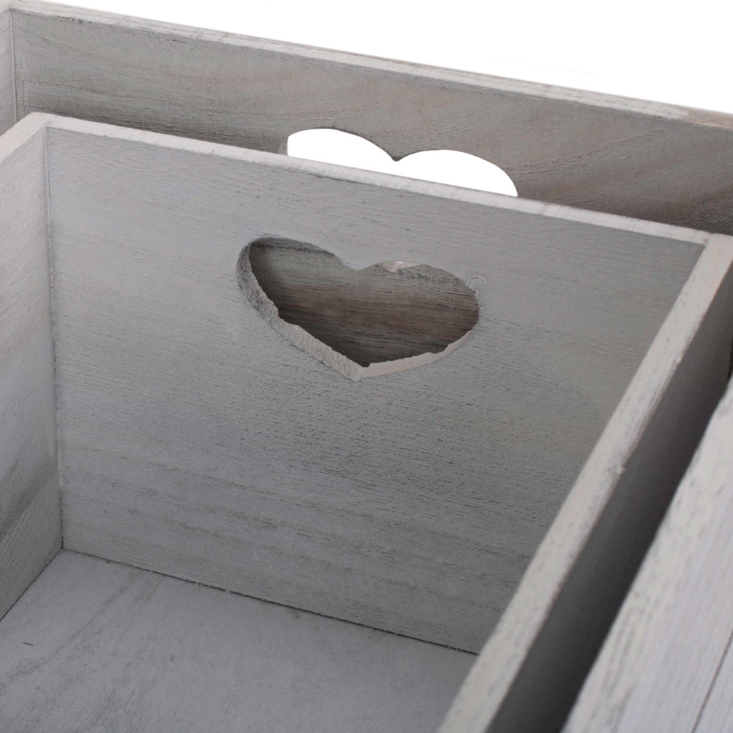 Vintage White Wash Heart Cut-Out Crate Set 2 - REGN