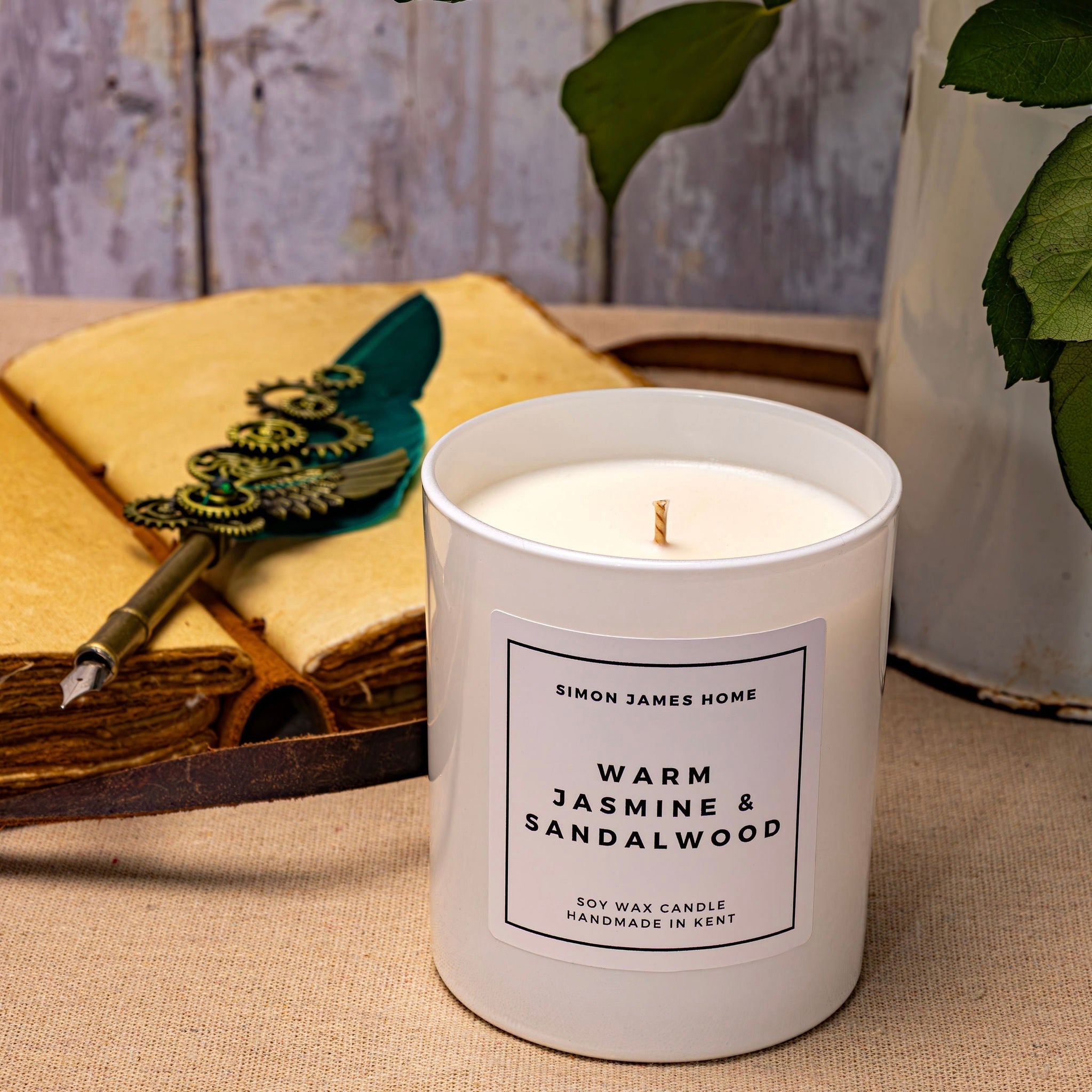 Warm Jasmine & Sandalwood Candle - Luxury Soy Wax - REGN