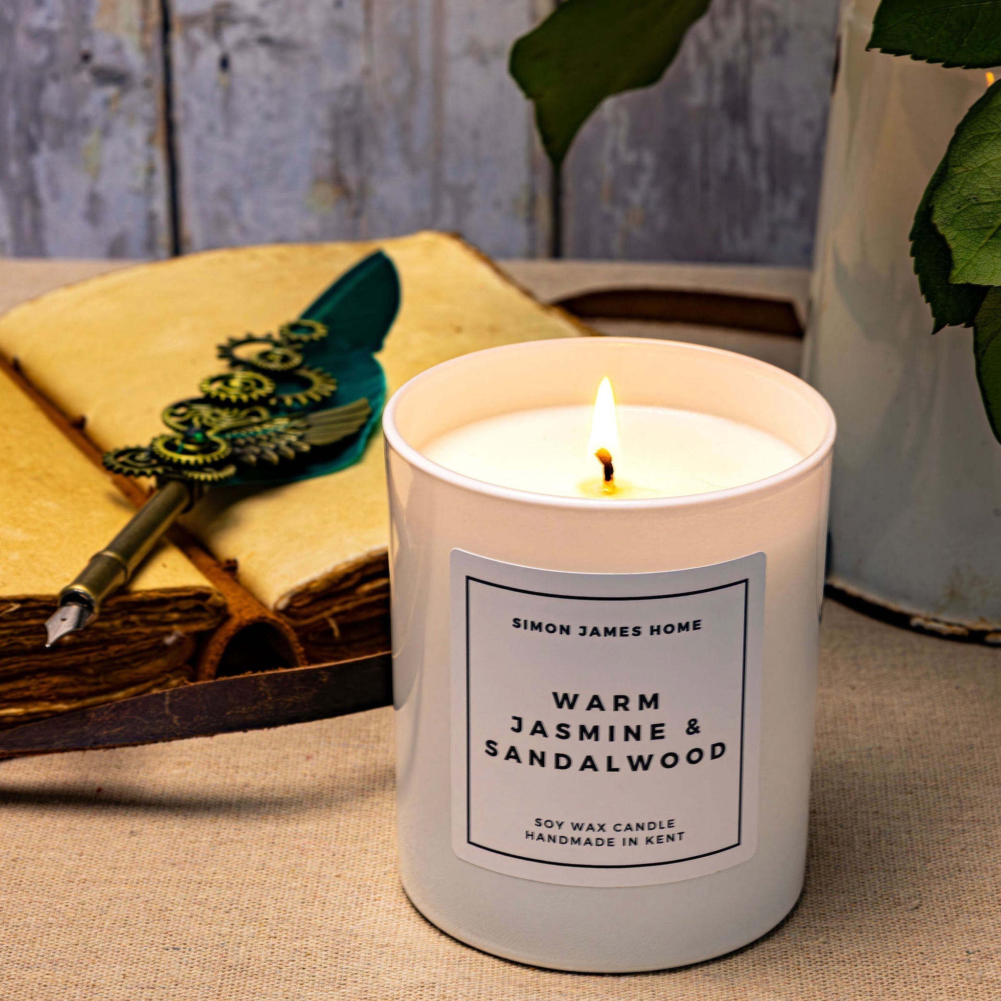 Warm Jasmine & Sandalwood Candle - Luxury Soy Wax - REGN