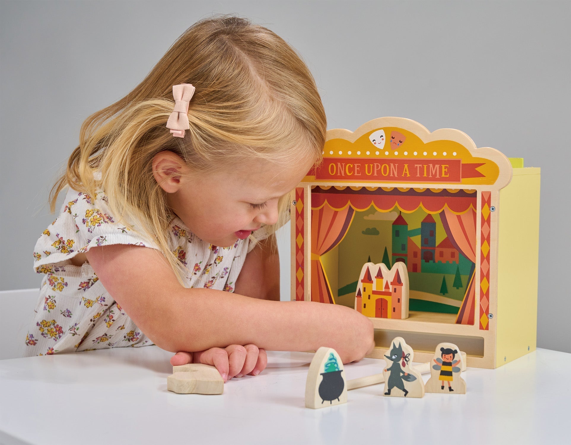 Wooden Tabletop Theatre - REGN